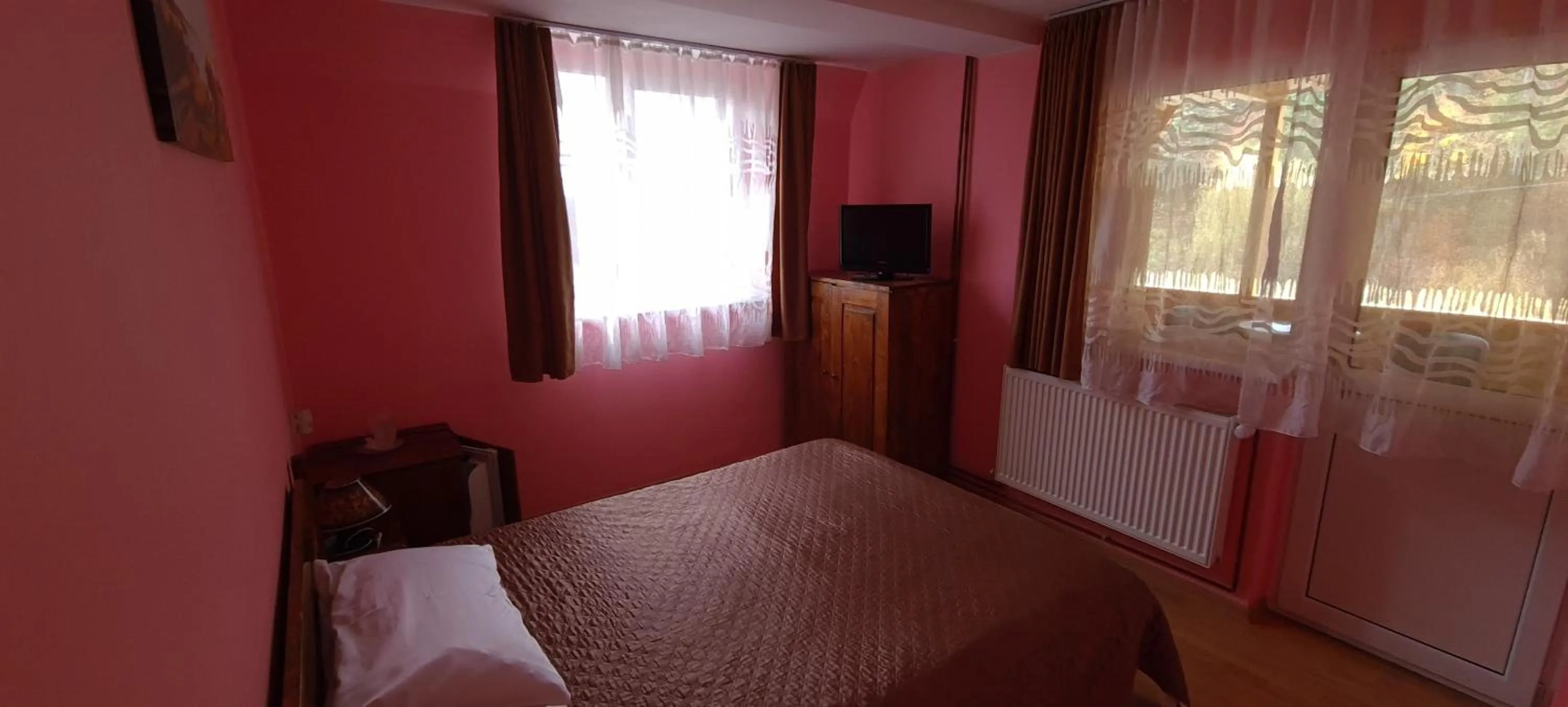 Bed in Pensiunea Aurora - Great Hostel Voineasa