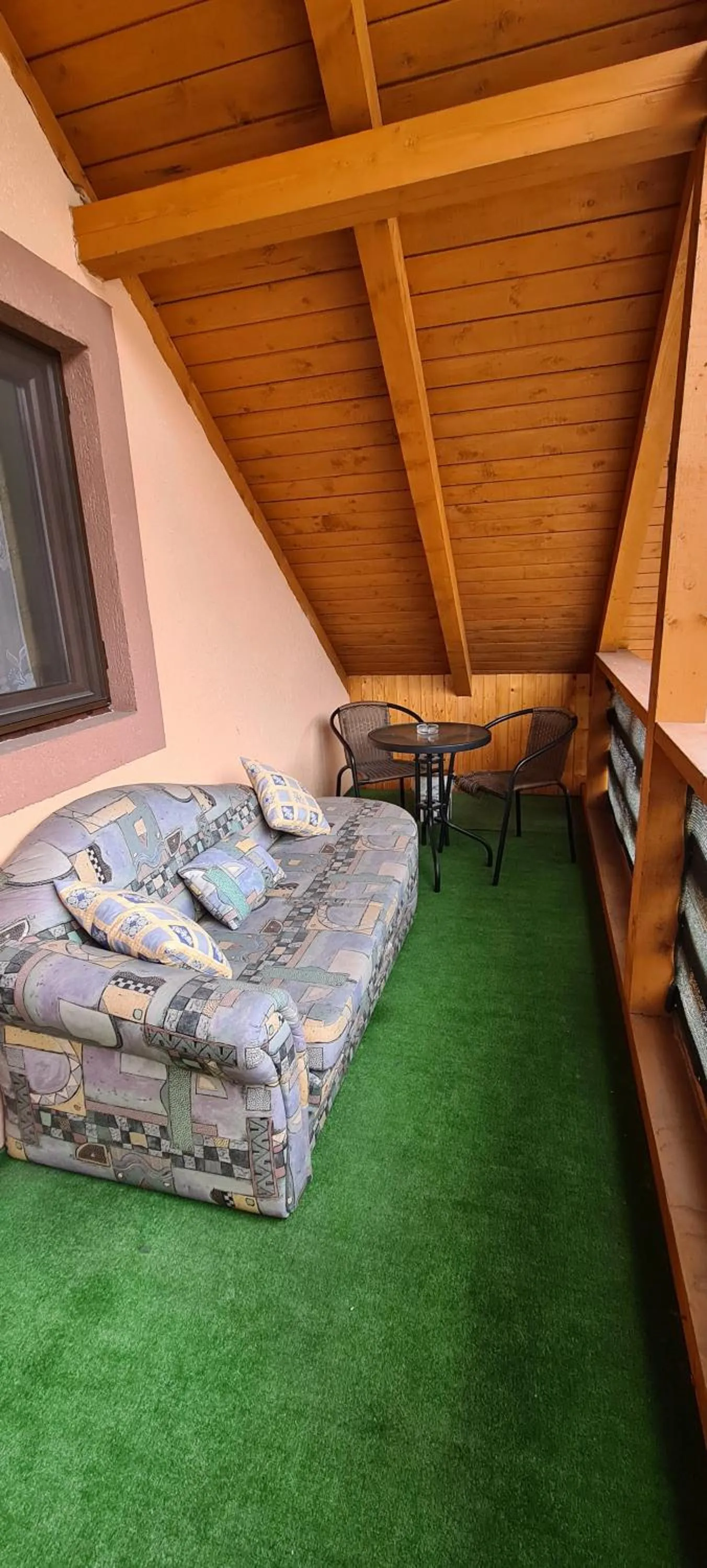 Balcony/Terrace in Pensiunea Aurora - Great Hostel Voineasa