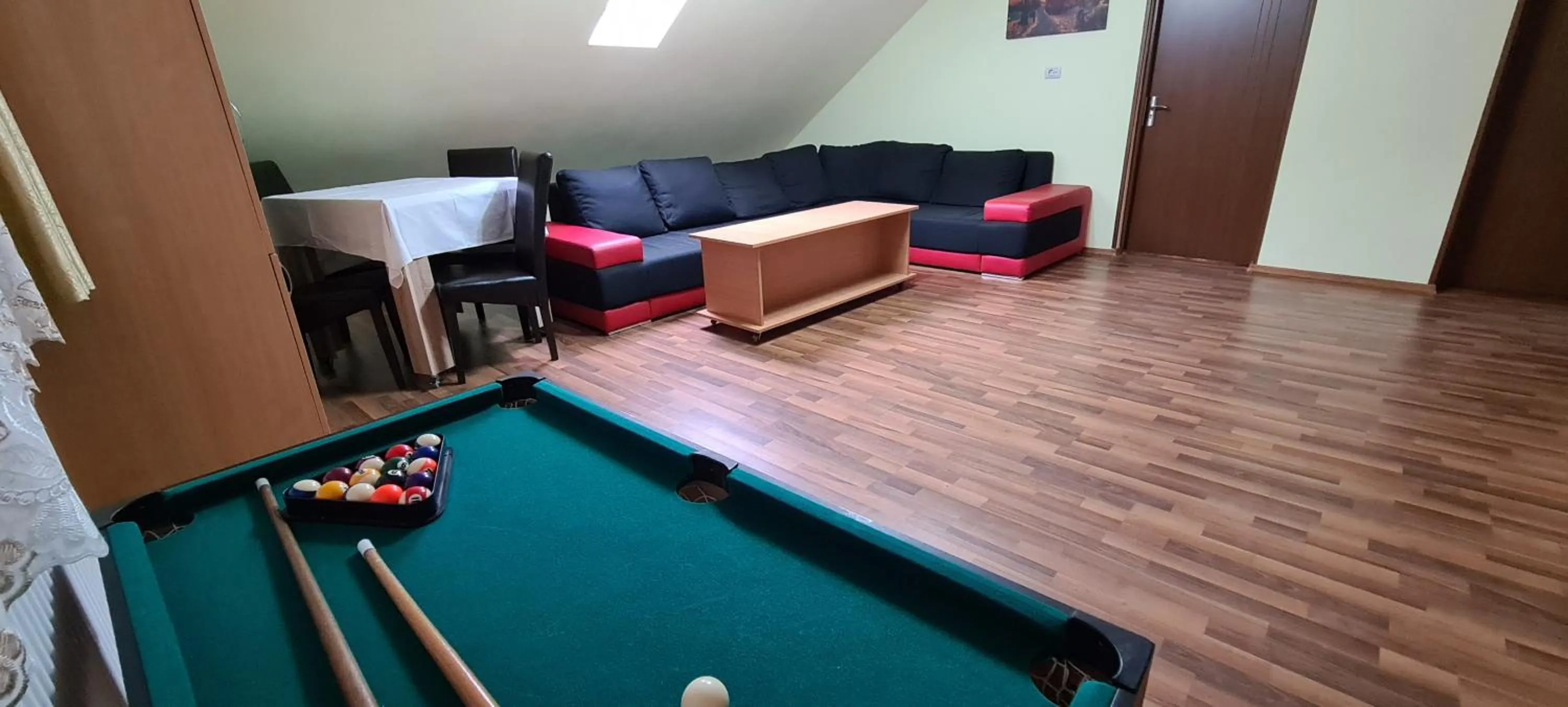 Living room in Pensiunea Aurora - Great Hostel Voineasa