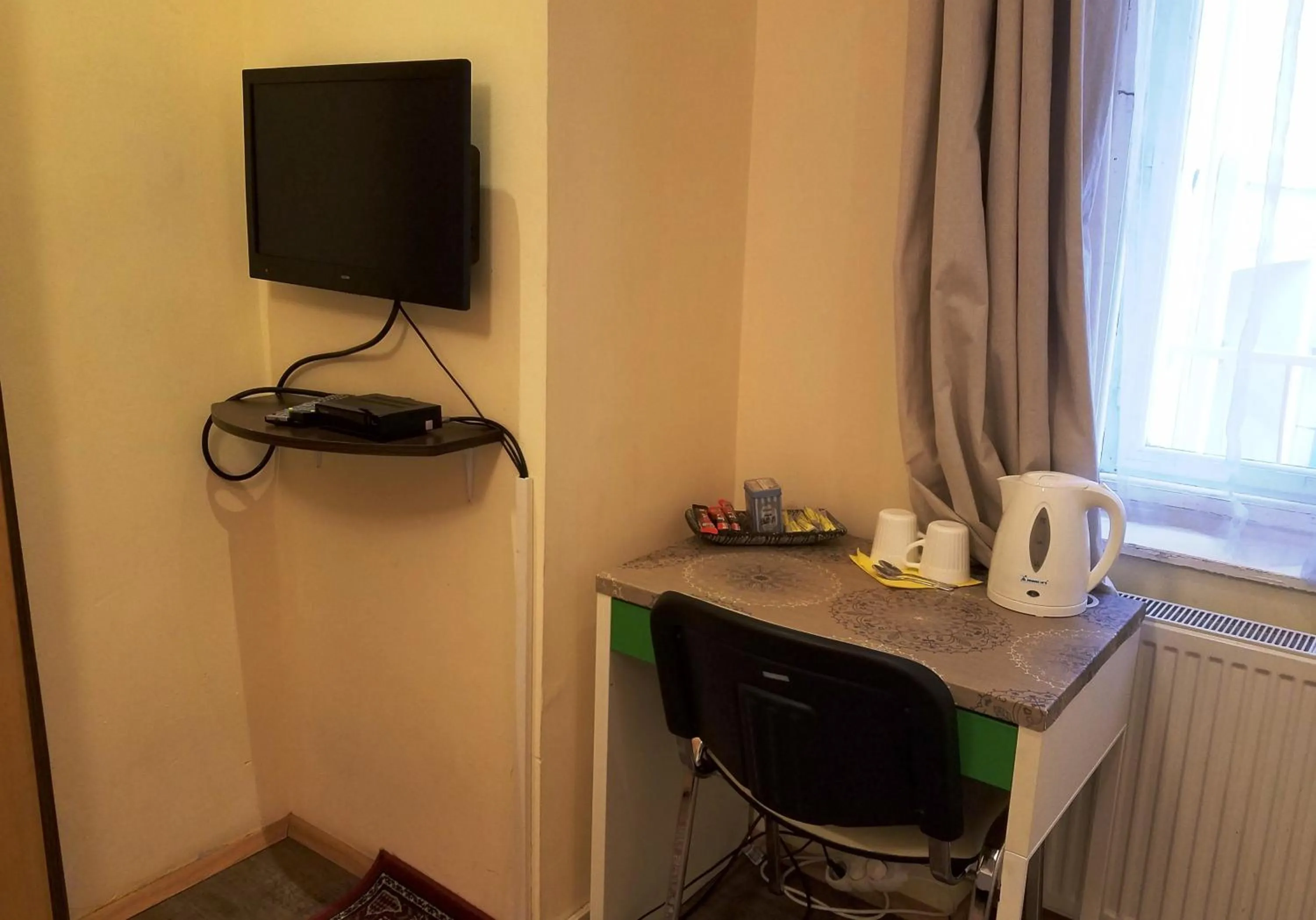 Coffee/tea facilities in Garden House