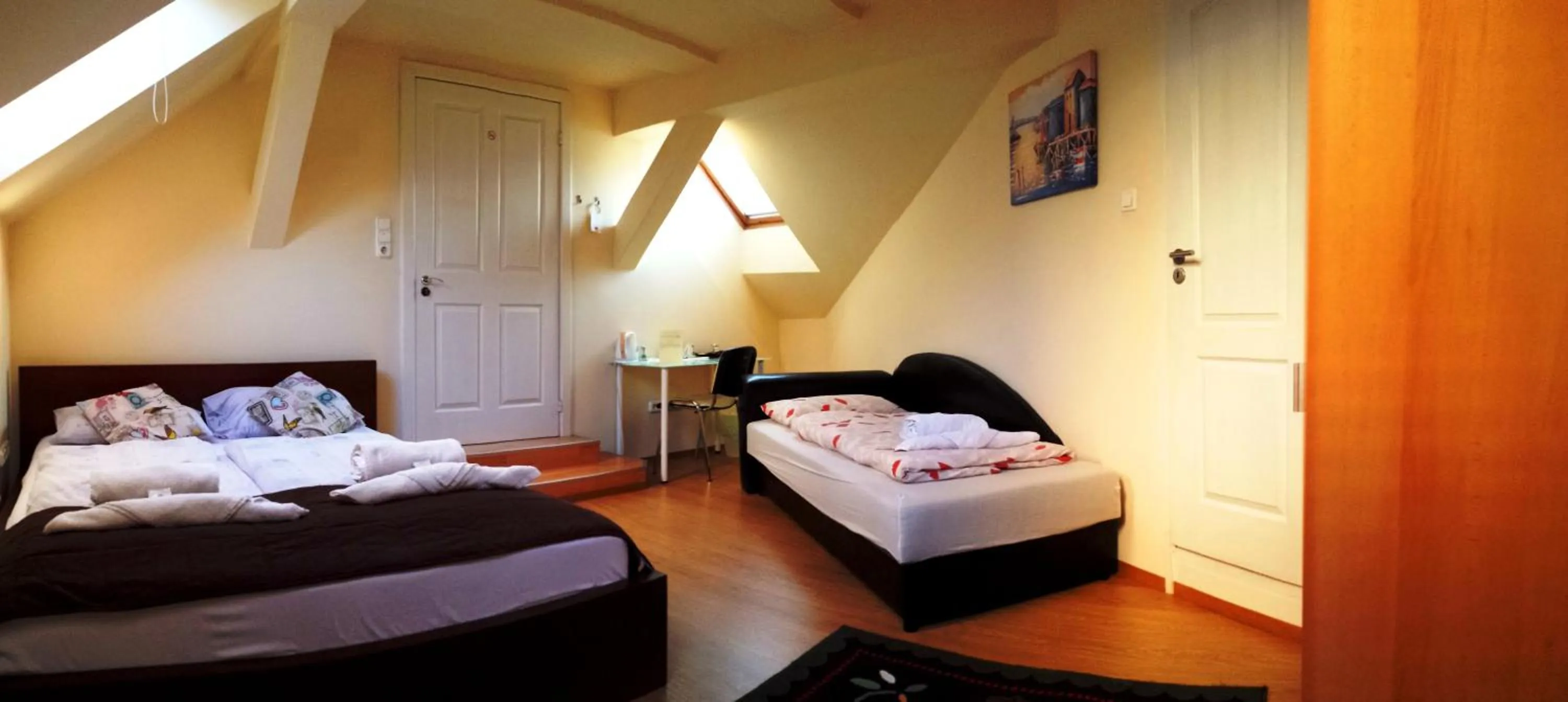 Bedroom, Bed in Garden House