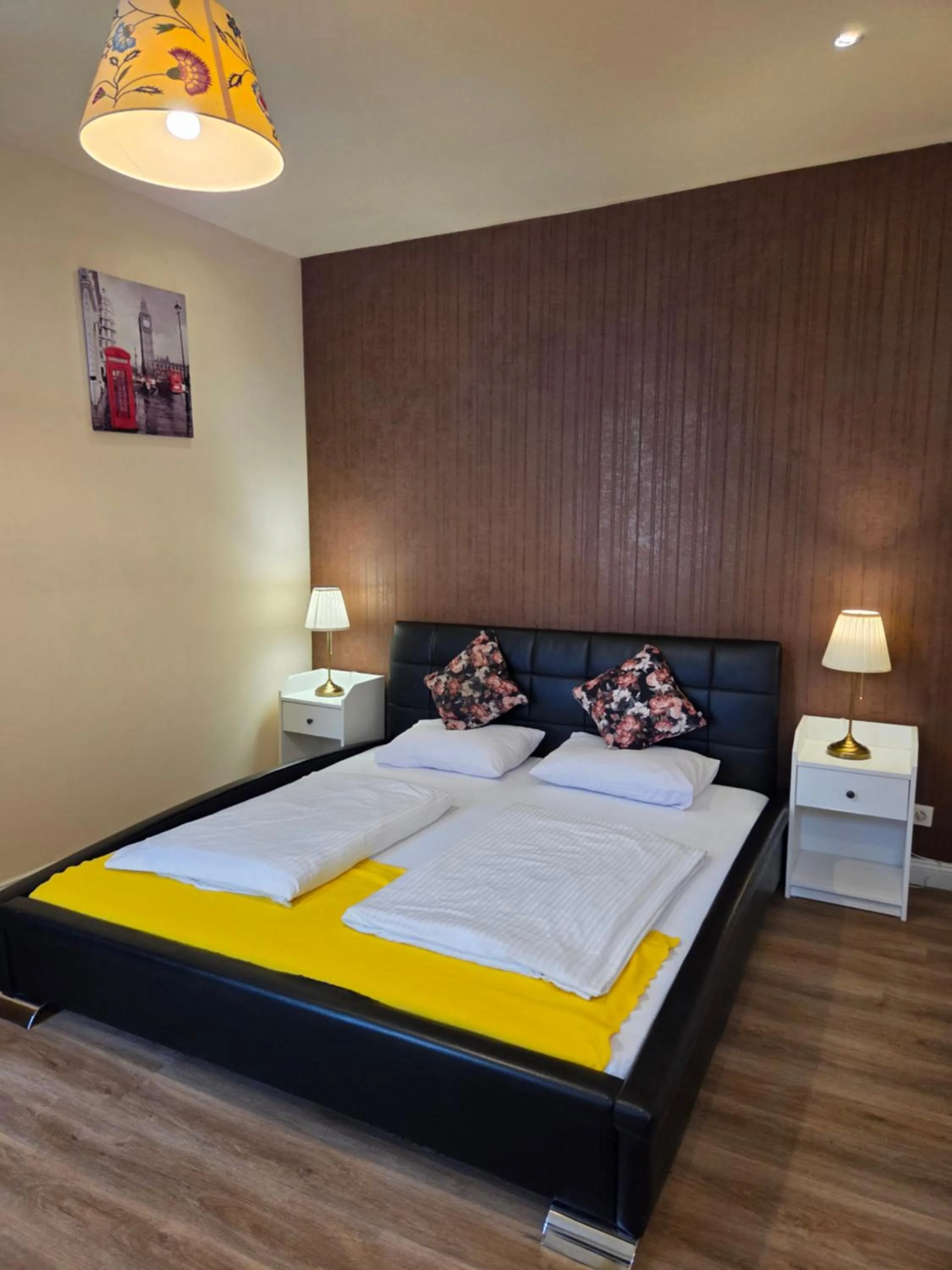 Bedroom, Bed in Garden House