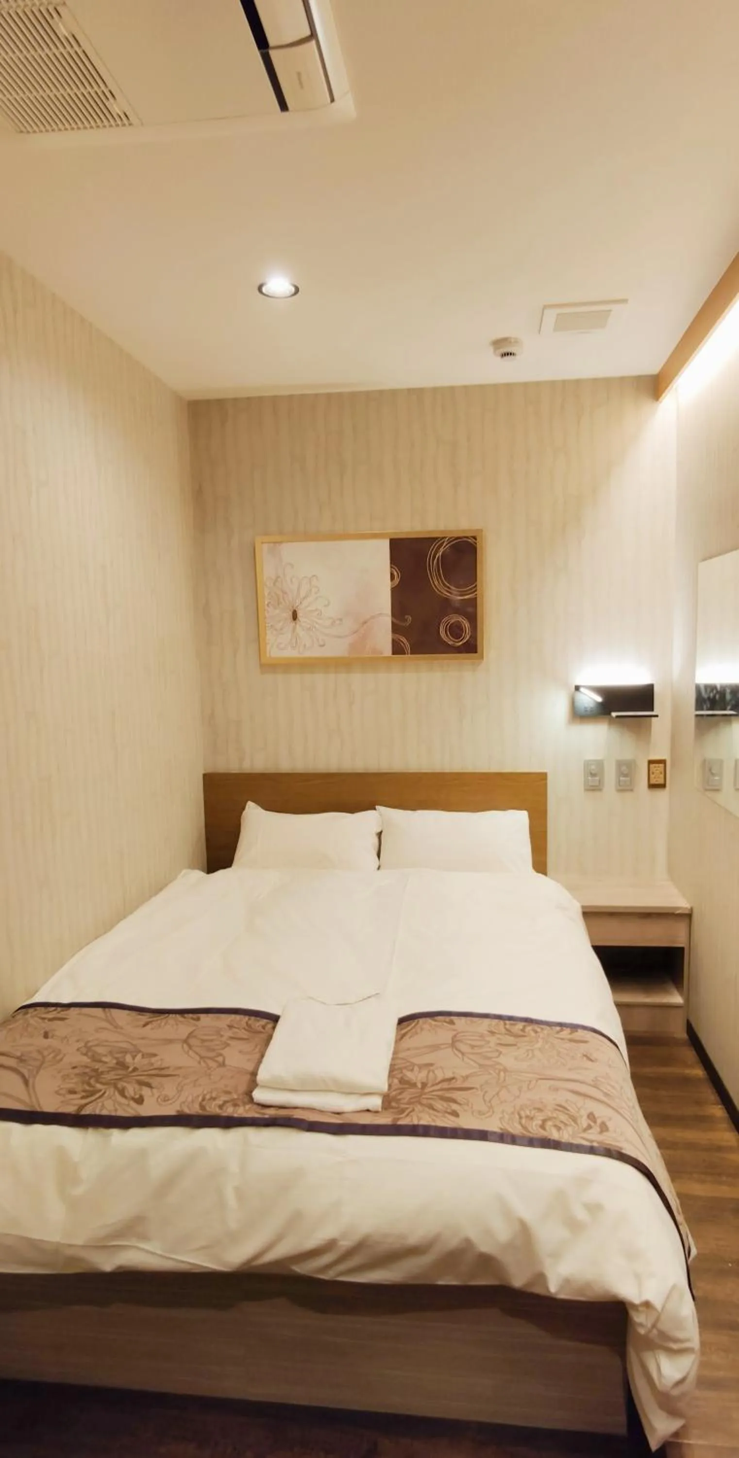 Bed in Hotel Charire Kichijoji