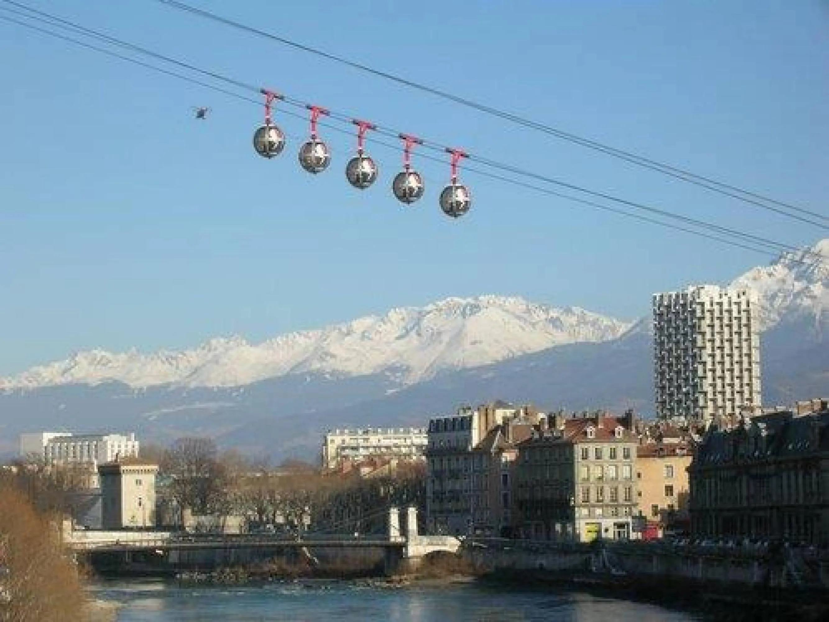 Nearby landmark in The Originals City, Hôtel Villancourt, Grenoble Sud