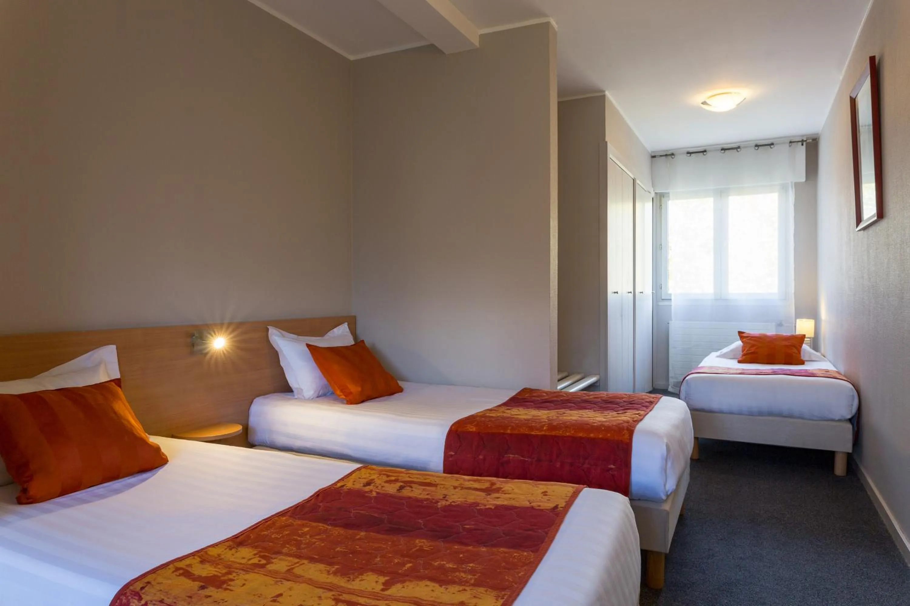 Bed in The Originals City, Hôtel Villancourt, Grenoble Sud