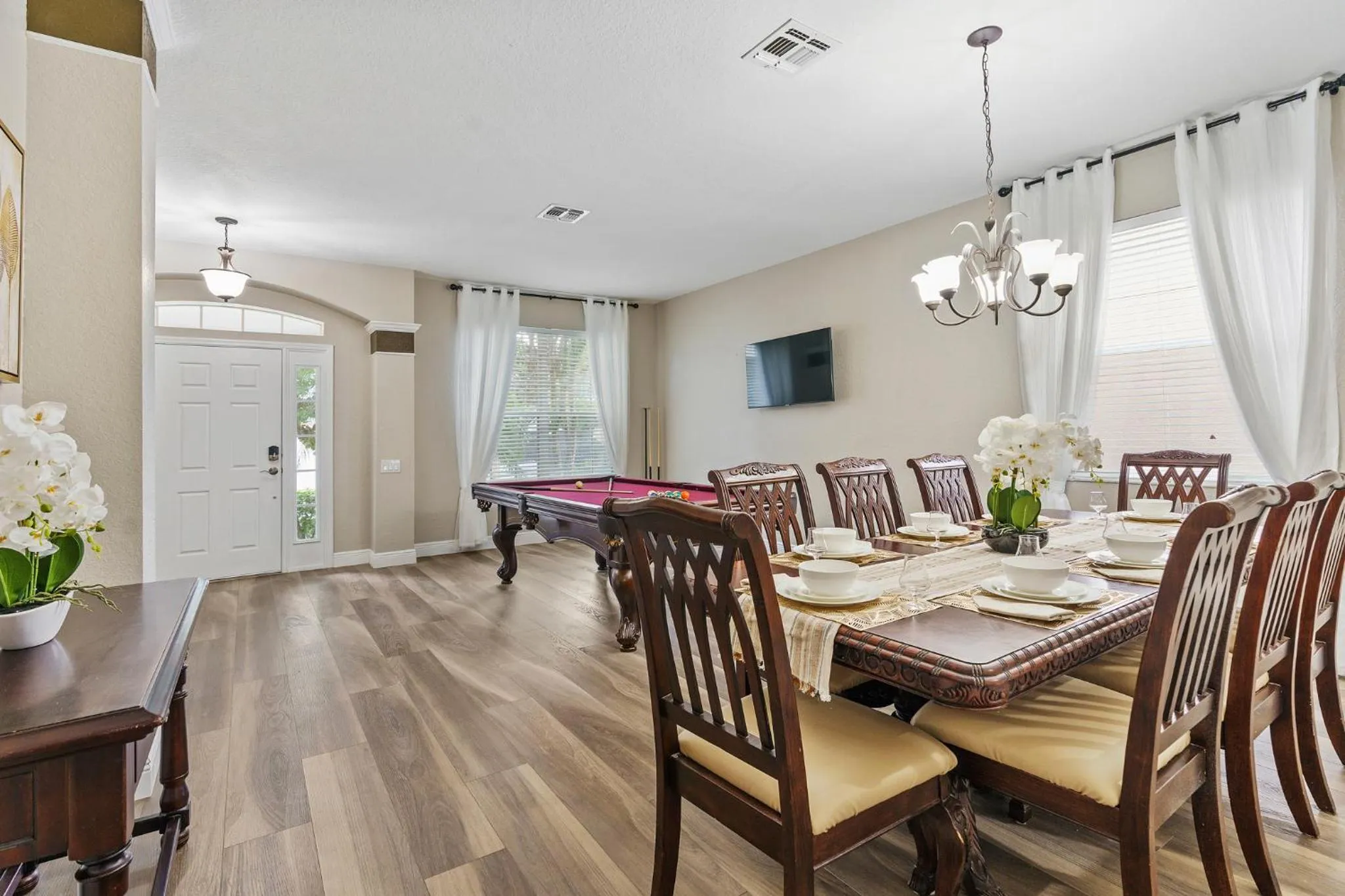 Billiard in WindsorHills Villa Pool Resort Amenities Minutes to Disney