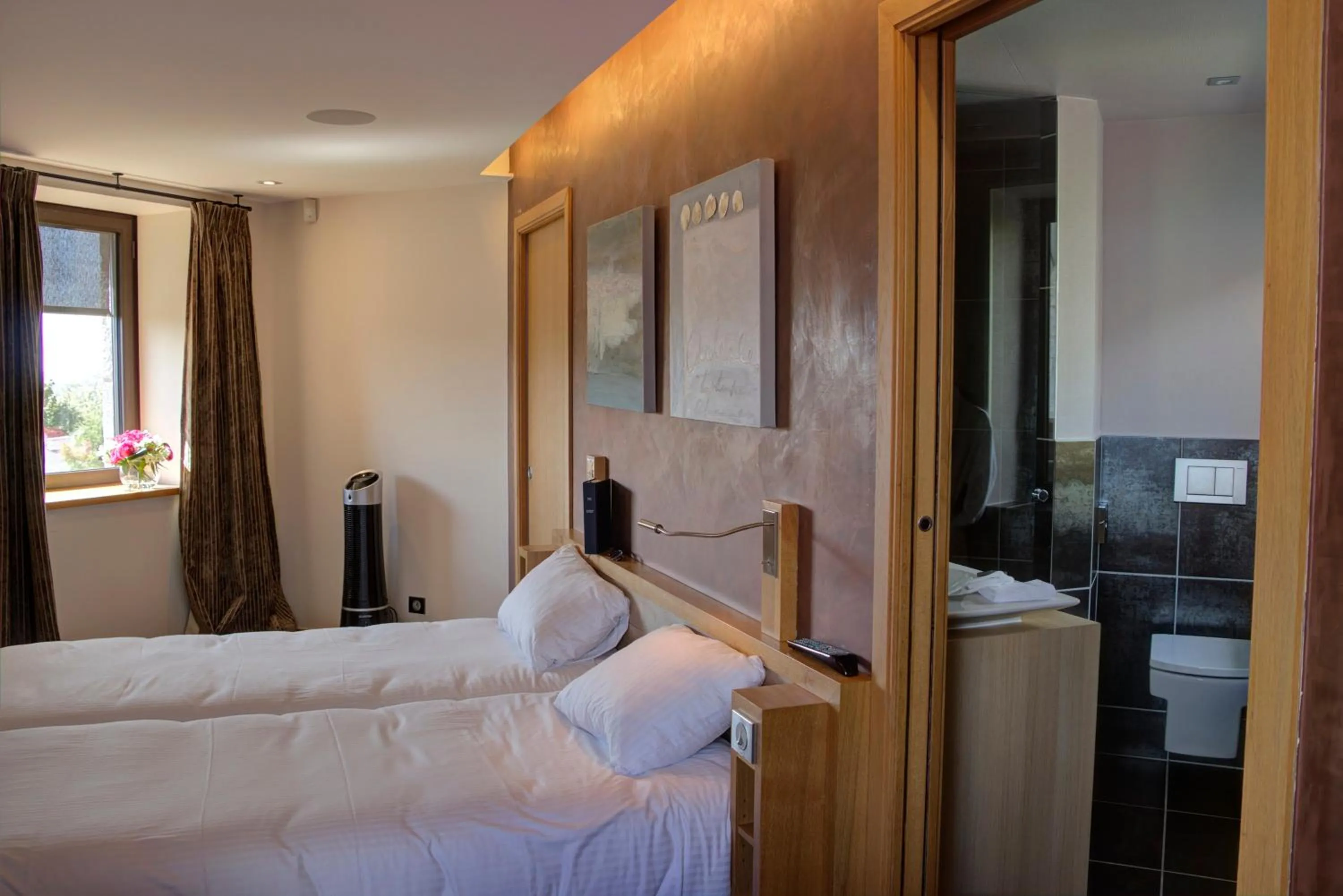 Bed in Château des Avenieres - Relais & Châteaux