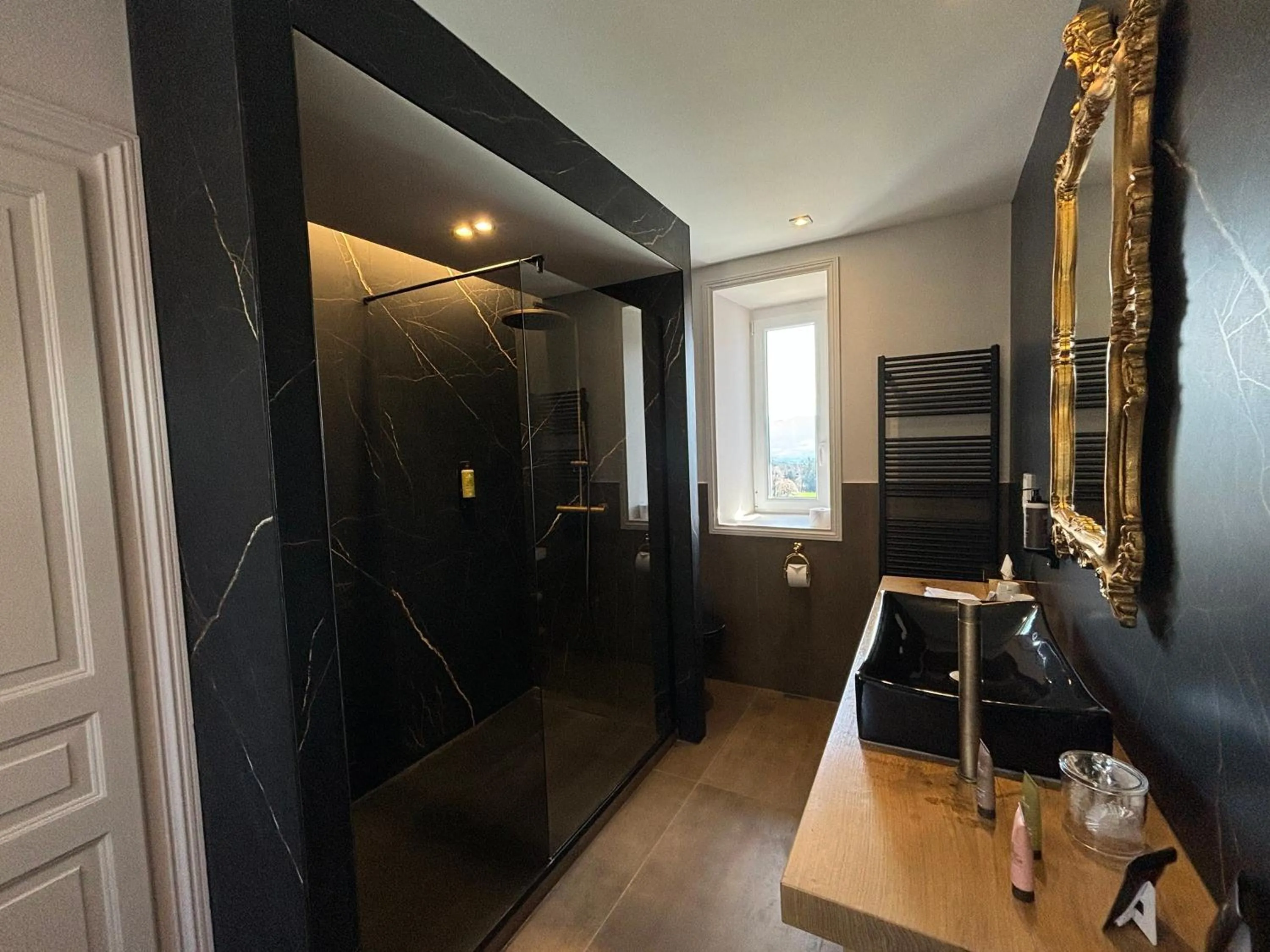 Shower in Château des Avenieres - Relais & Châteaux