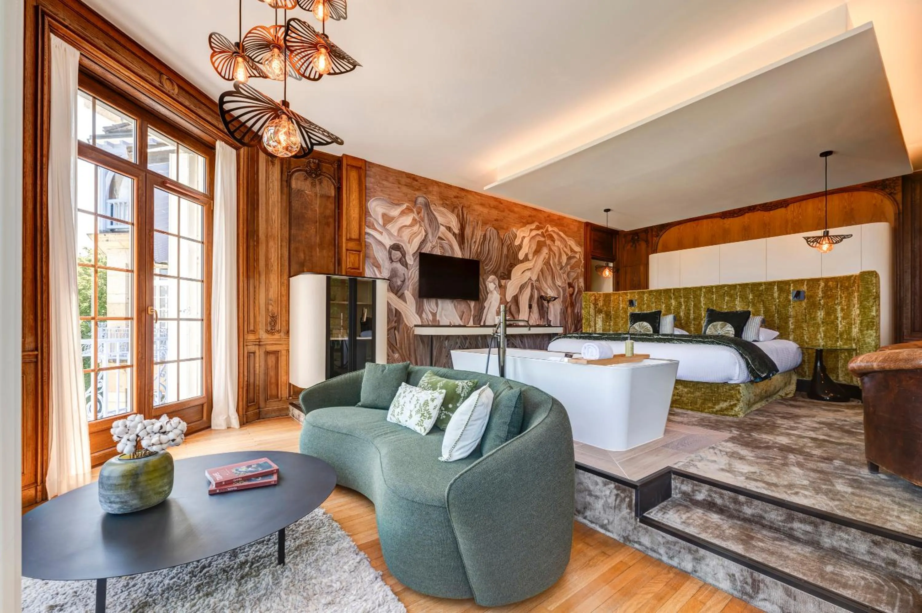 Bed in Château des Avenieres - Relais & Châteaux