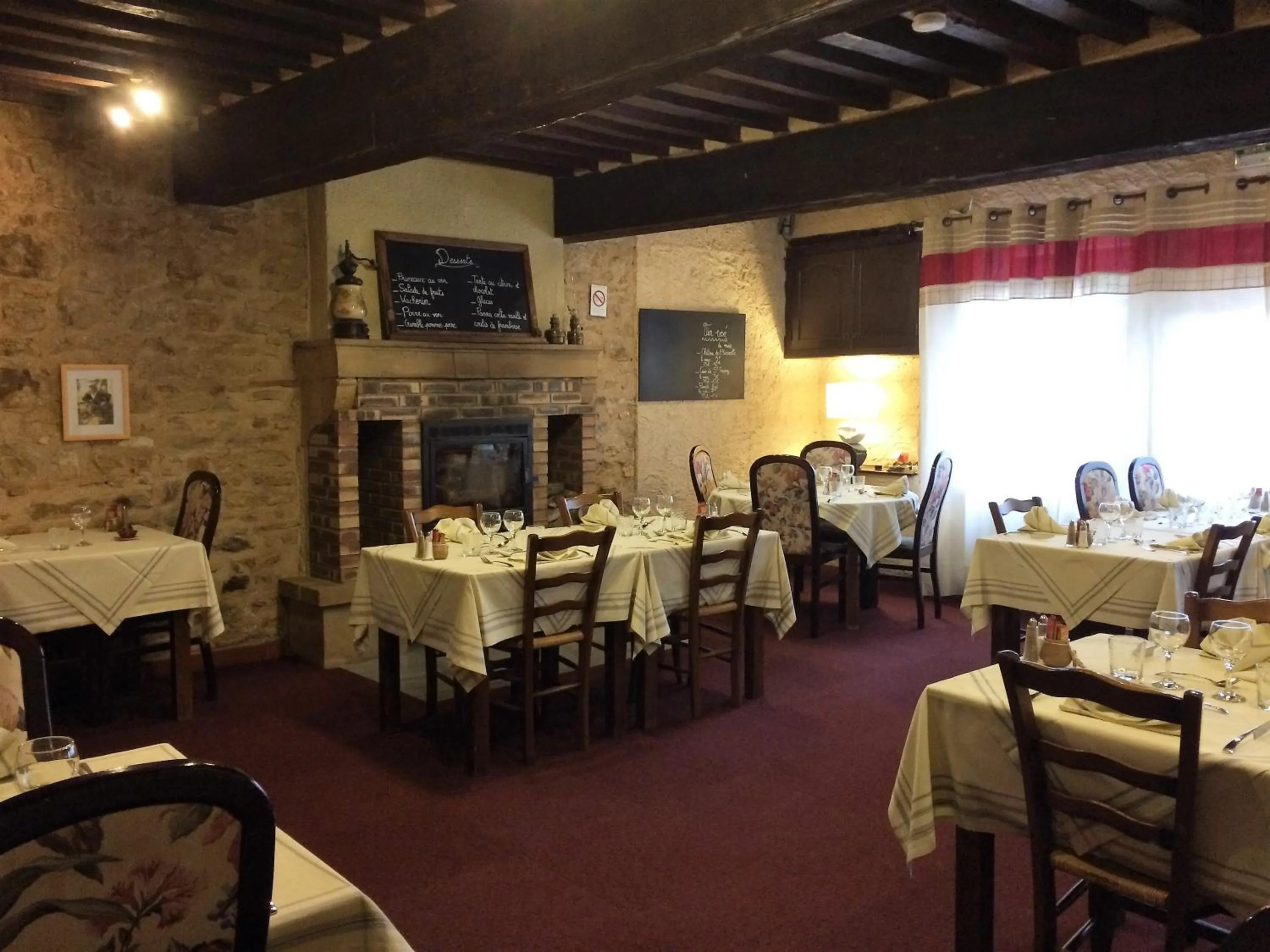 Restaurant/places to eat in Delfotel