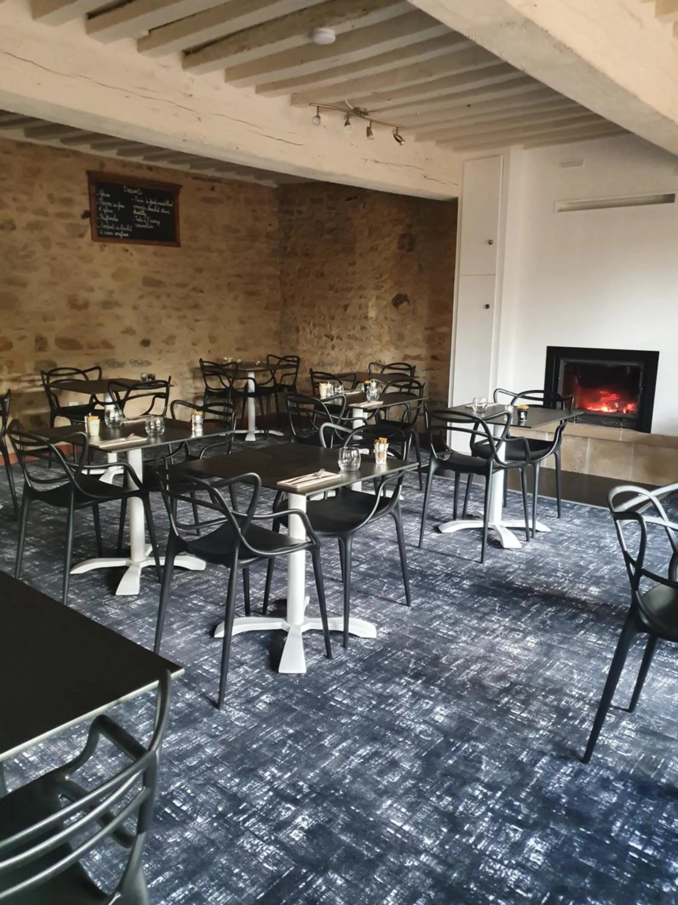 Property building in Delfotel