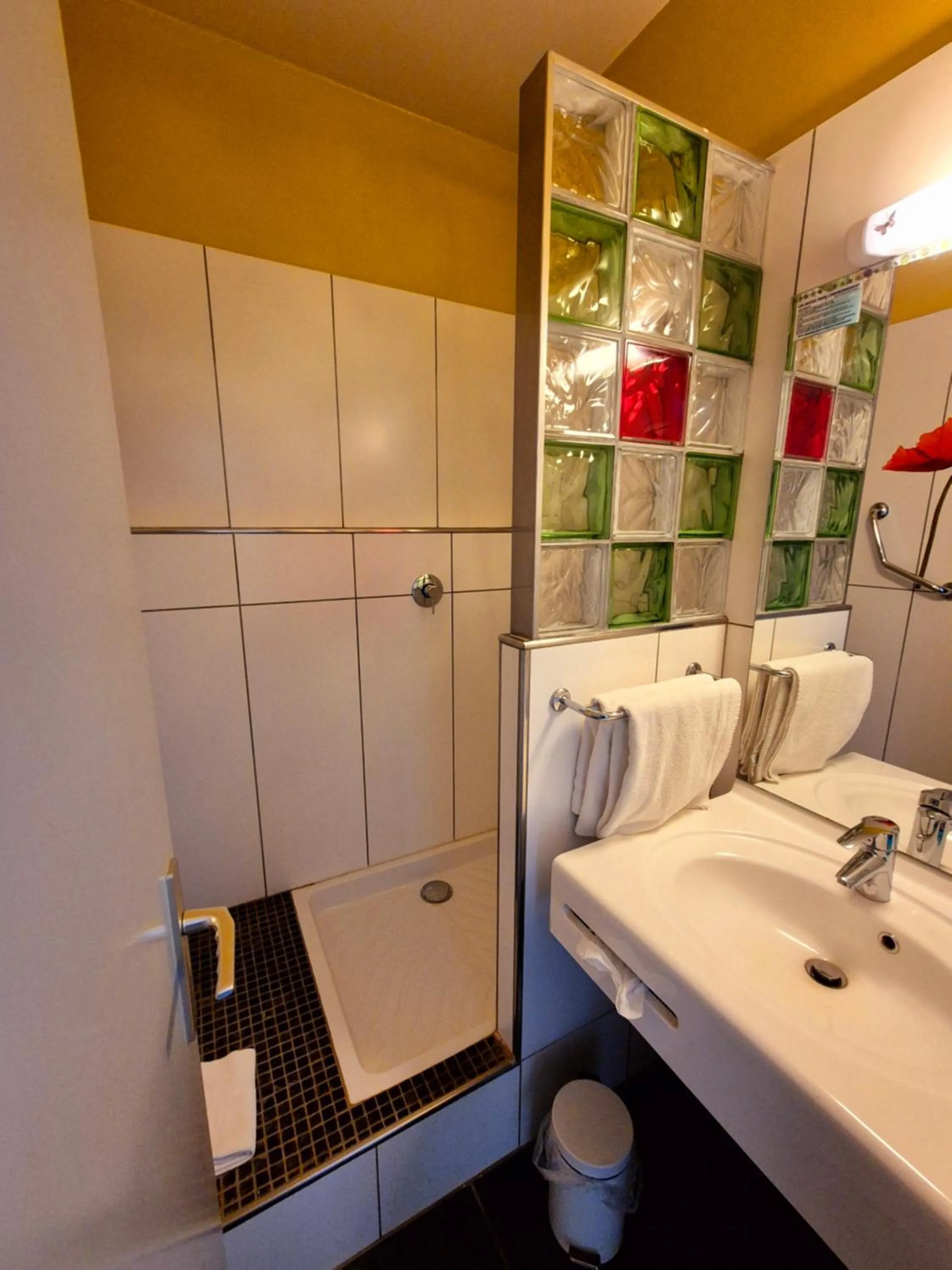 Bathroom, Bed in Arche Hotel