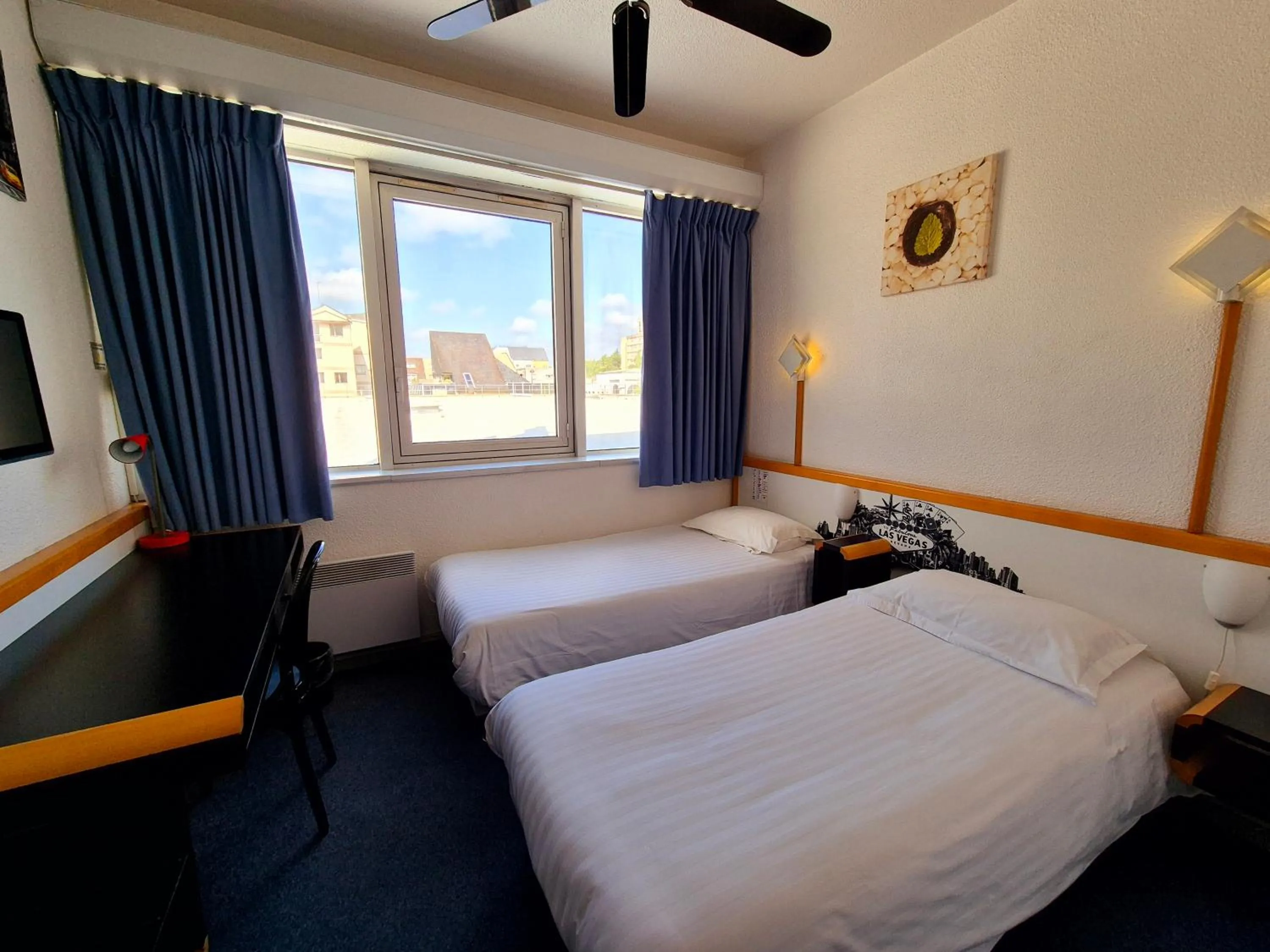 Photo of the whole room, Bed in Arche Hotel