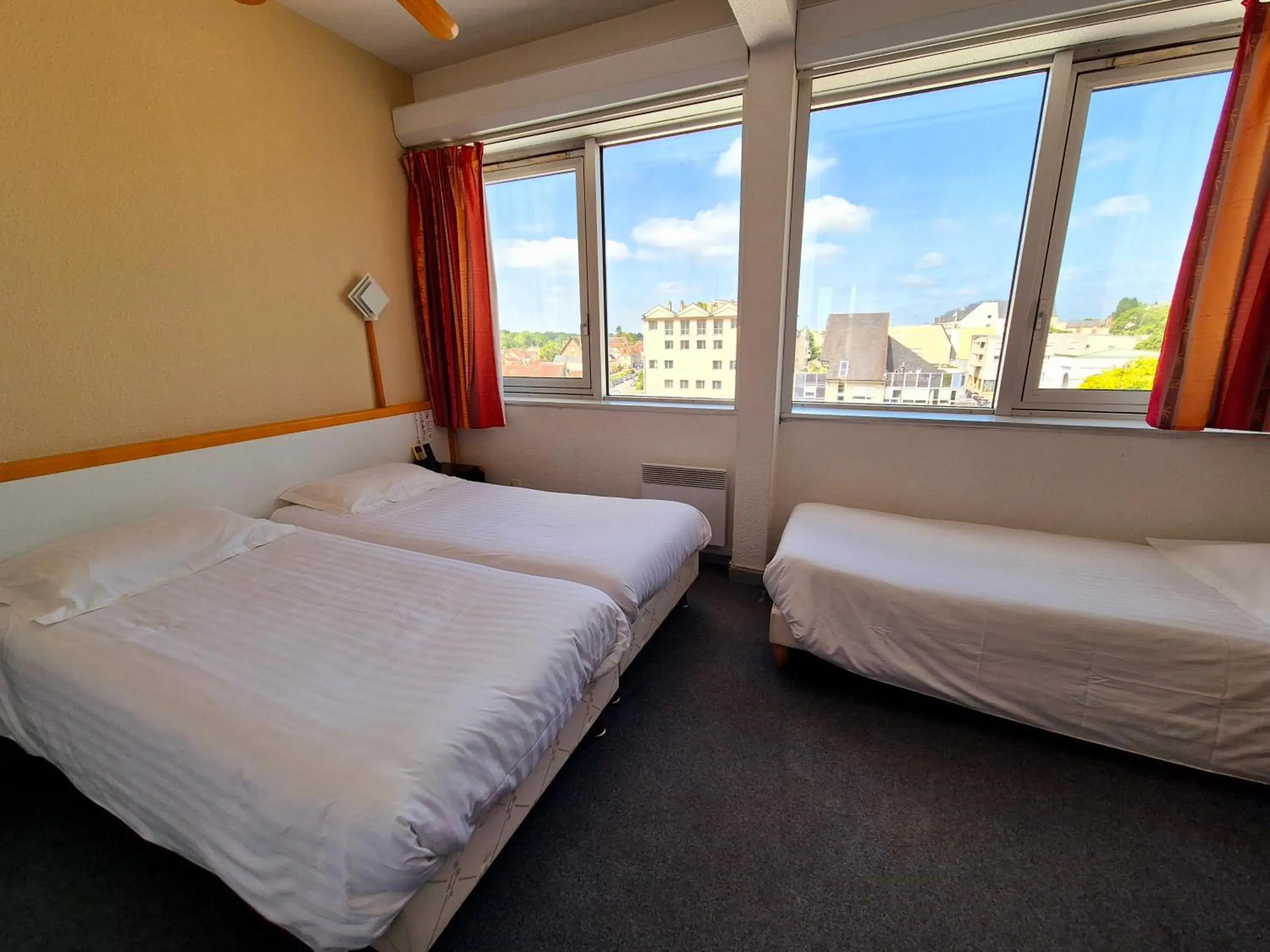 Triple Room with City View in Arche Hotel Triple Room with City View in Arche Hotel