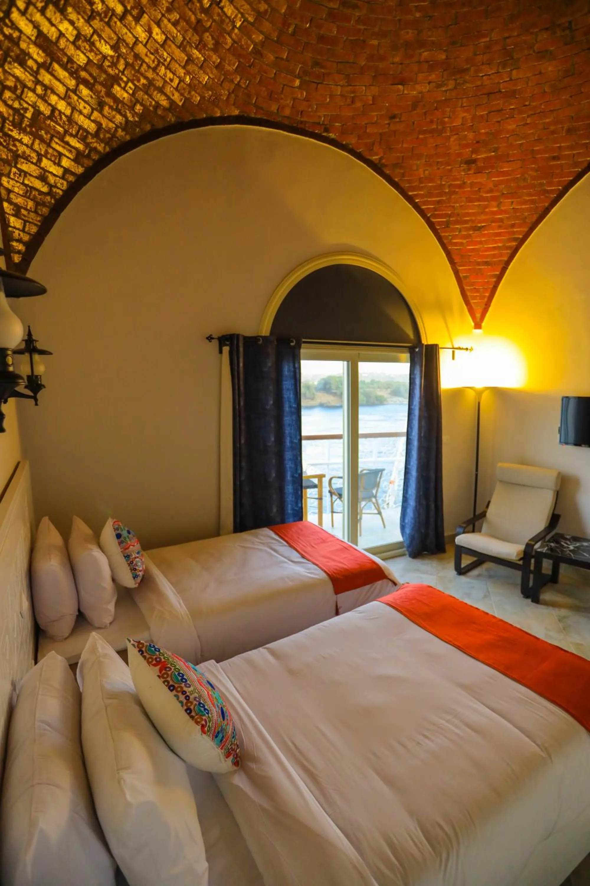 Photo of the whole room, Bed in NUB INN