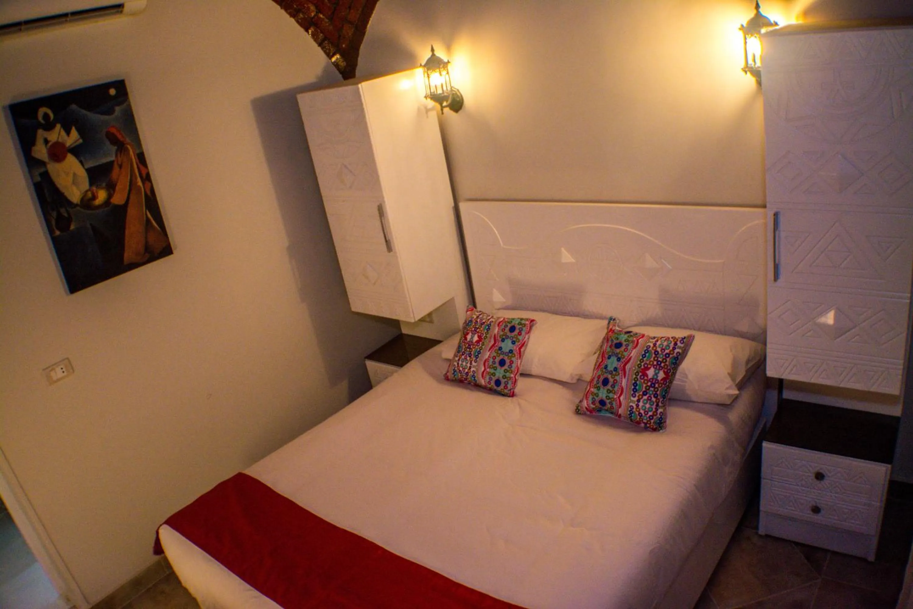 Photo of the whole room, Bed in NUB INN