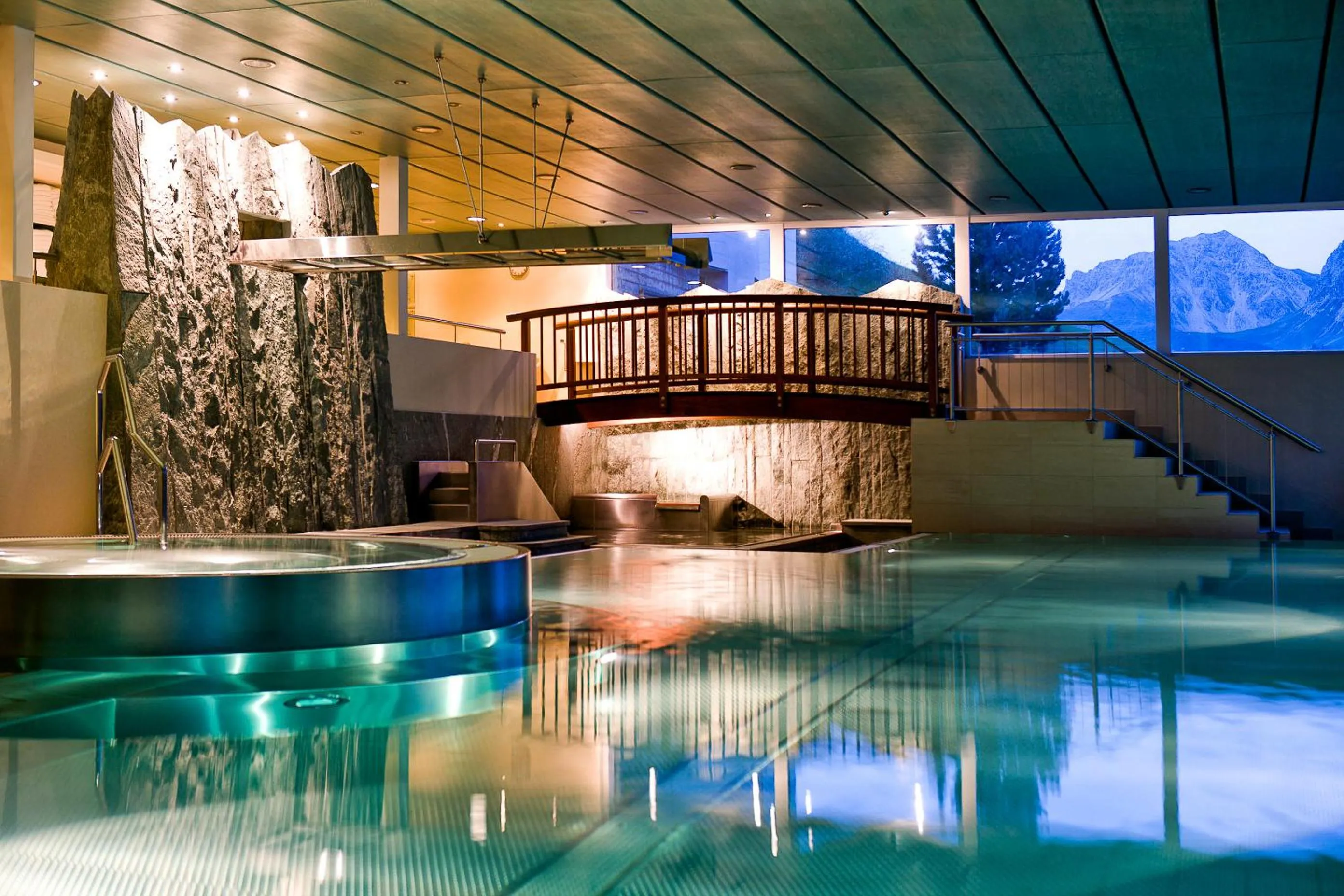 Swimming pool in Arosa Kulm Hotel & Alpin Spa