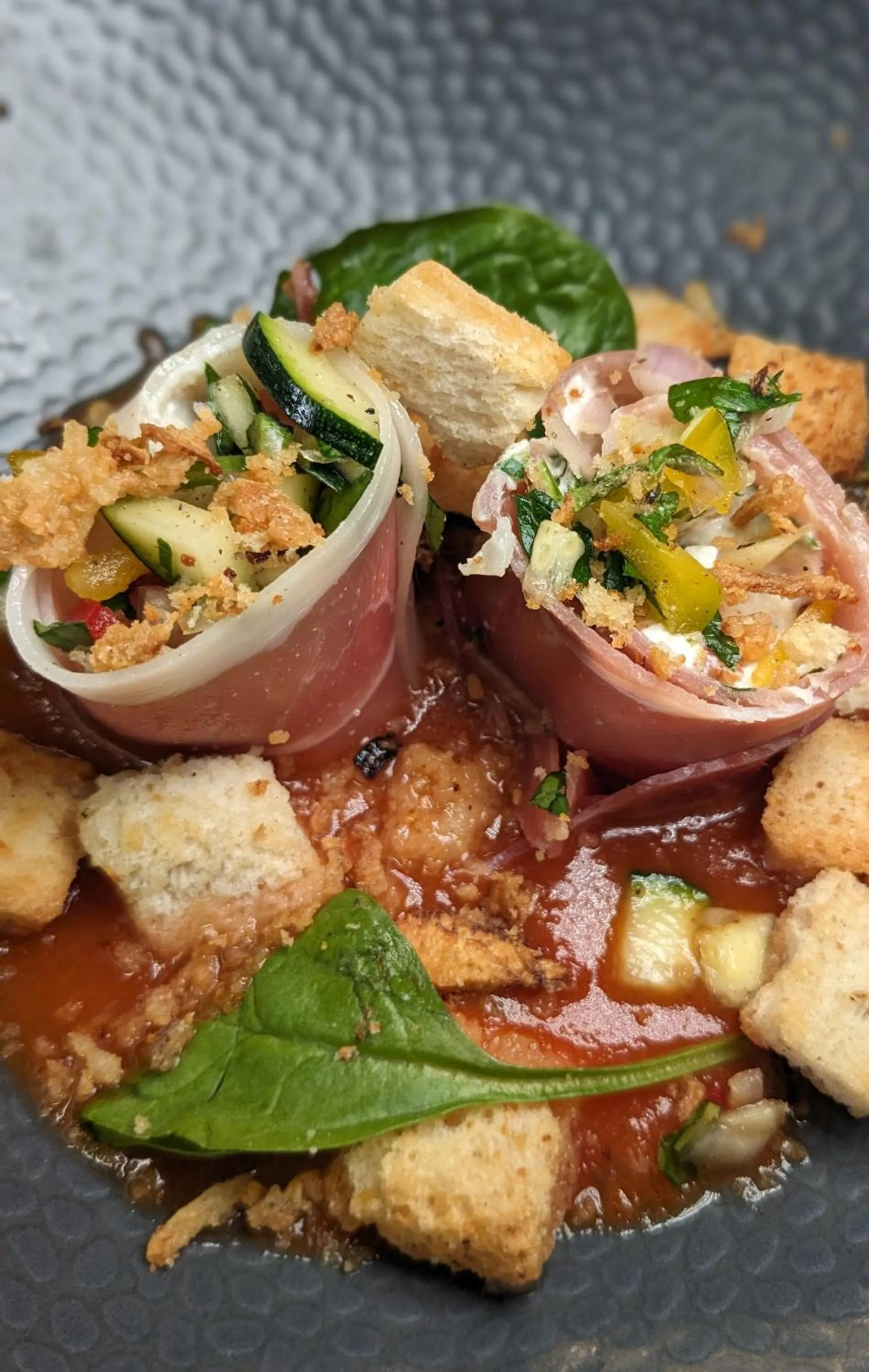 Restaurant/places to eat in Hotel & Restaurant Heliotel