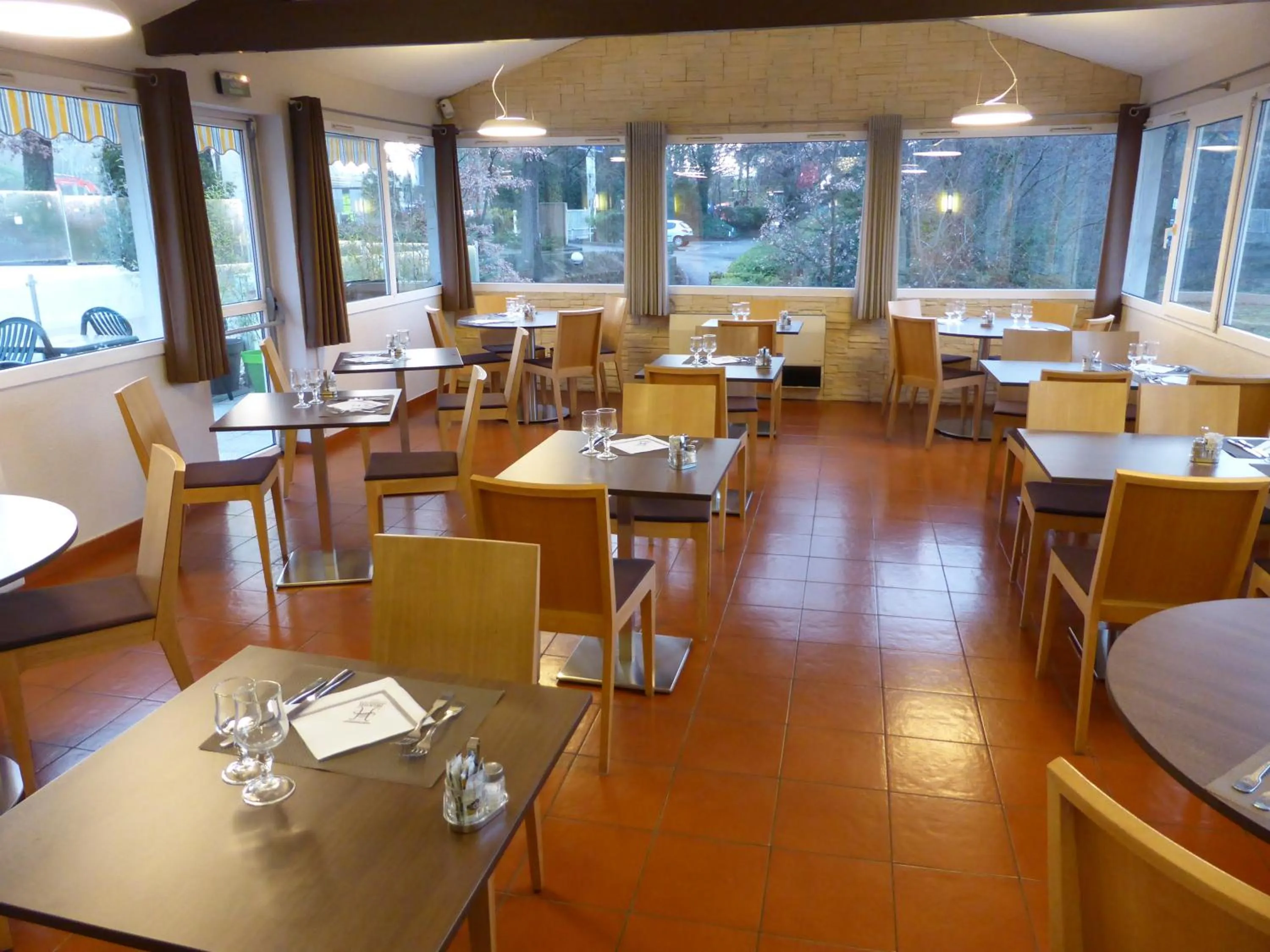 Restaurant/places to eat in Hotel & Restaurant Heliotel