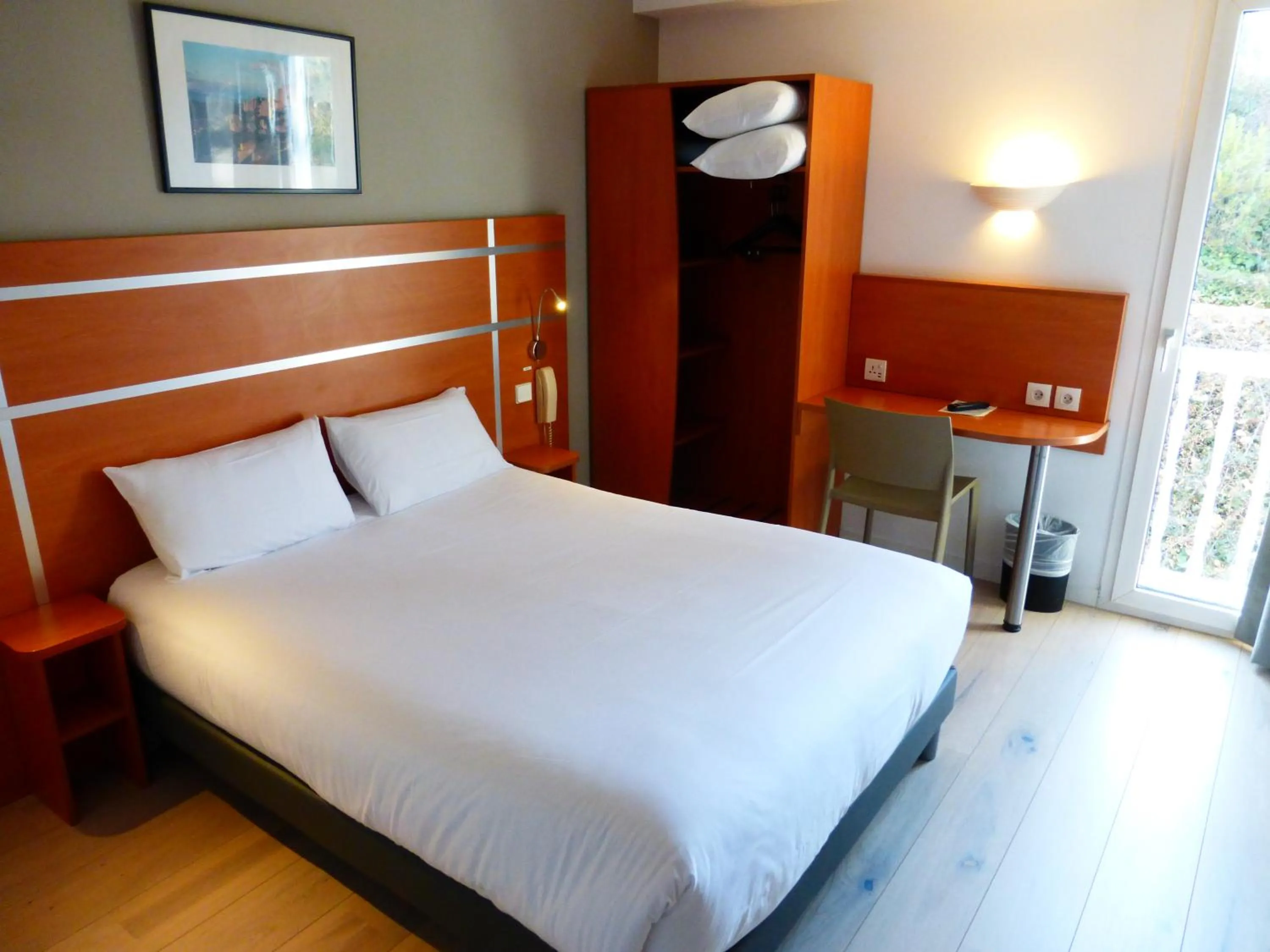 Bed in Hotel & Restaurant Heliotel