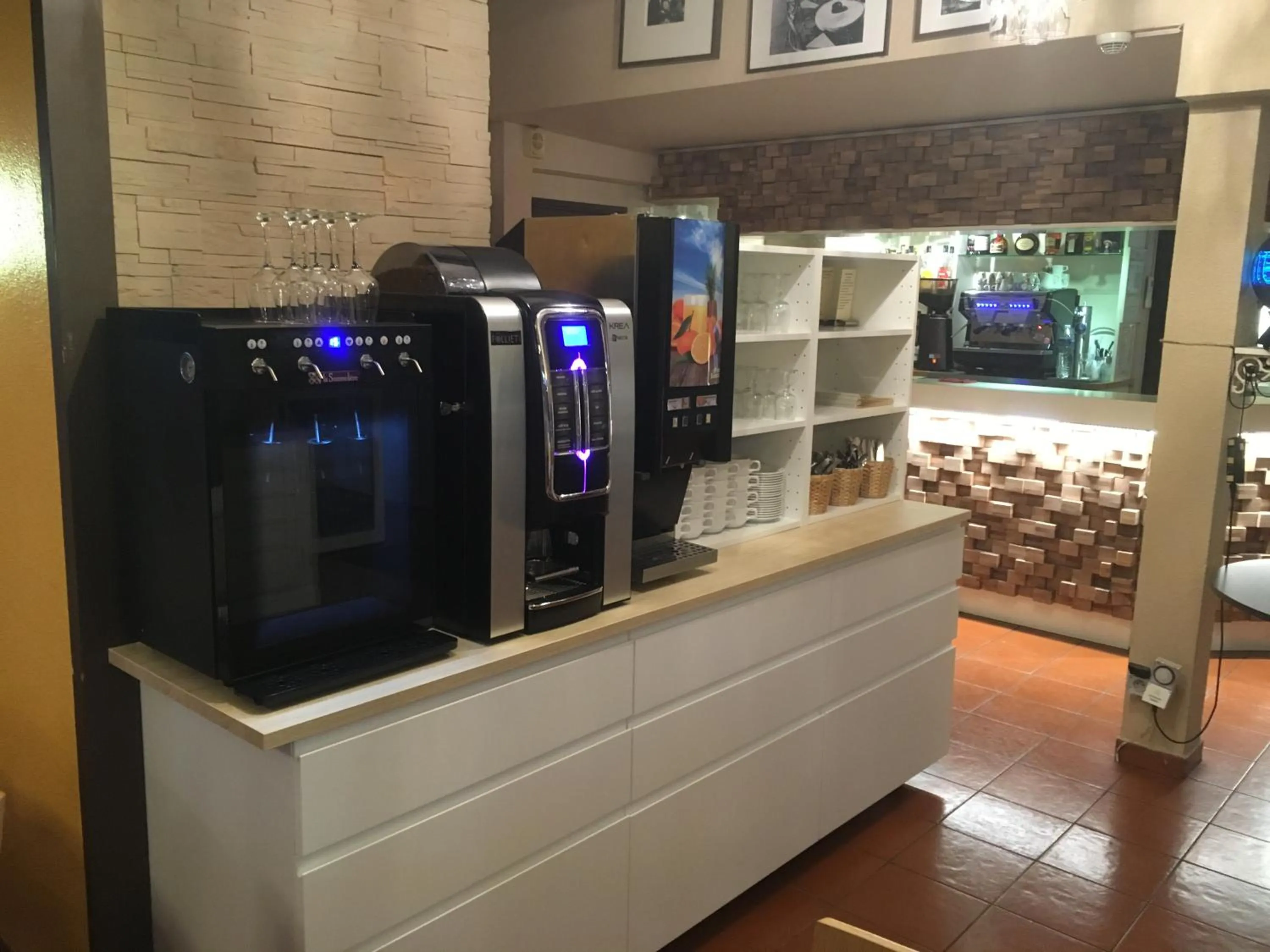 Buffet breakfast in Hotel & Restaurant Heliotel