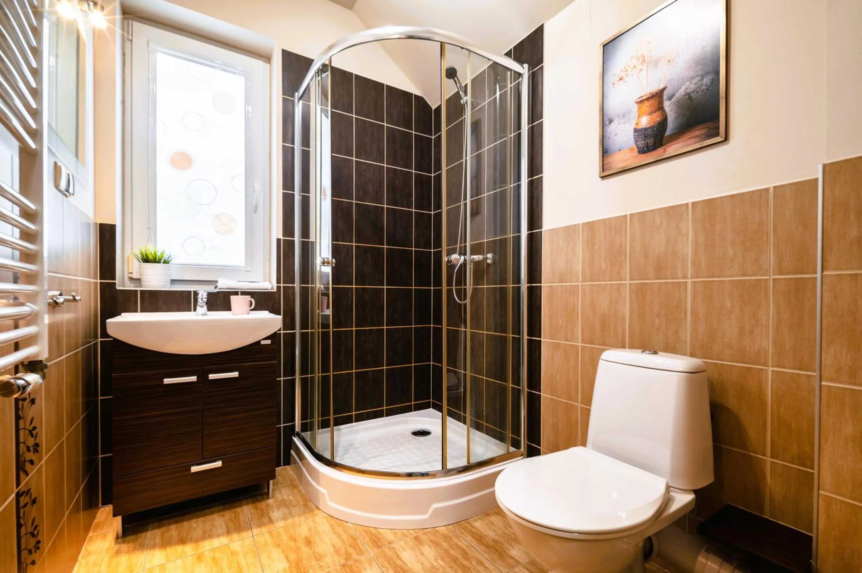 Shower in ApartamentyKudowa - Willa Pod Dębami z ogrodem i parkingiem,