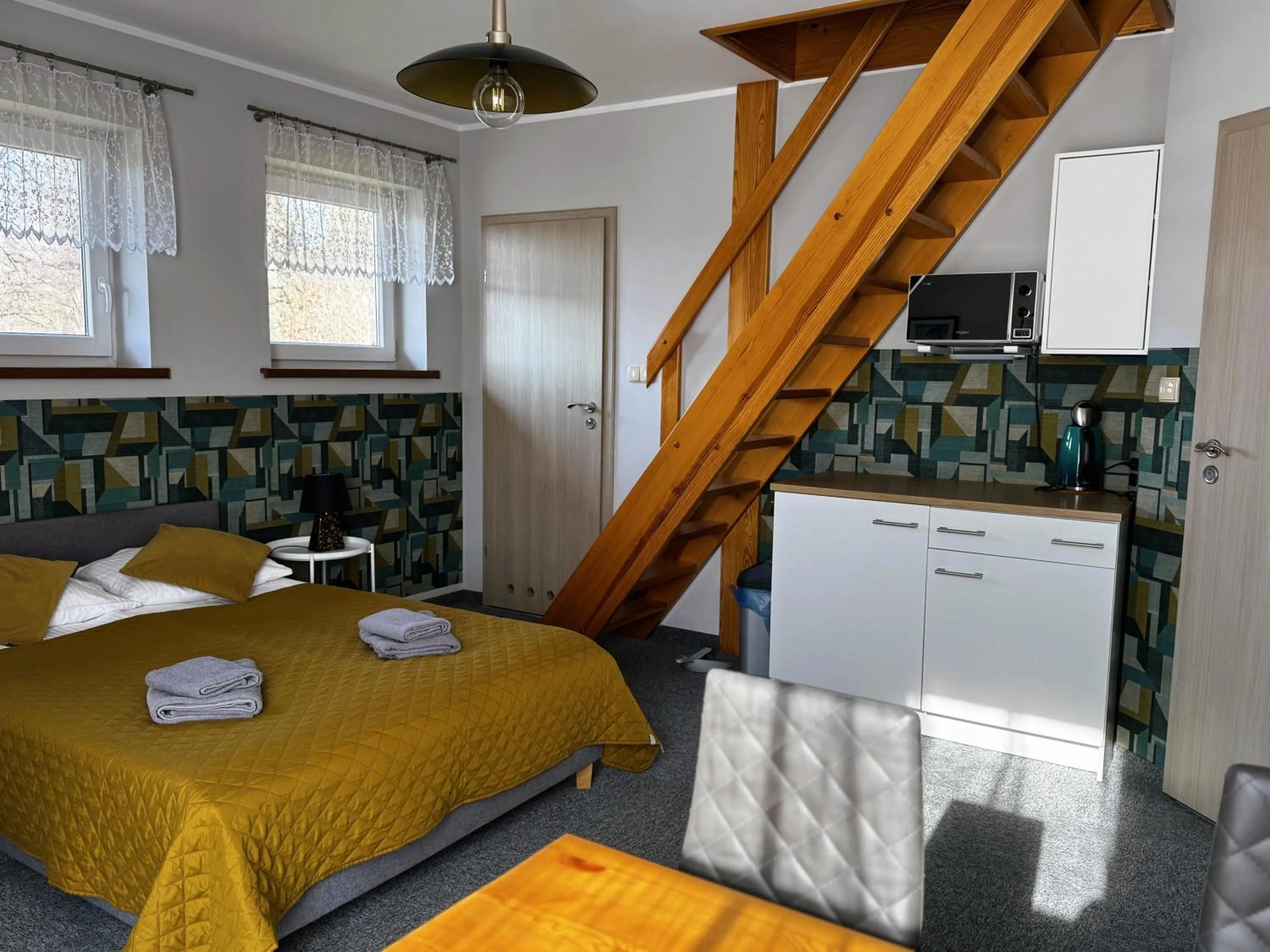 Bed in ApartamentyKudowa - Willa Pod Dębami z ogrodem i parkingiem,