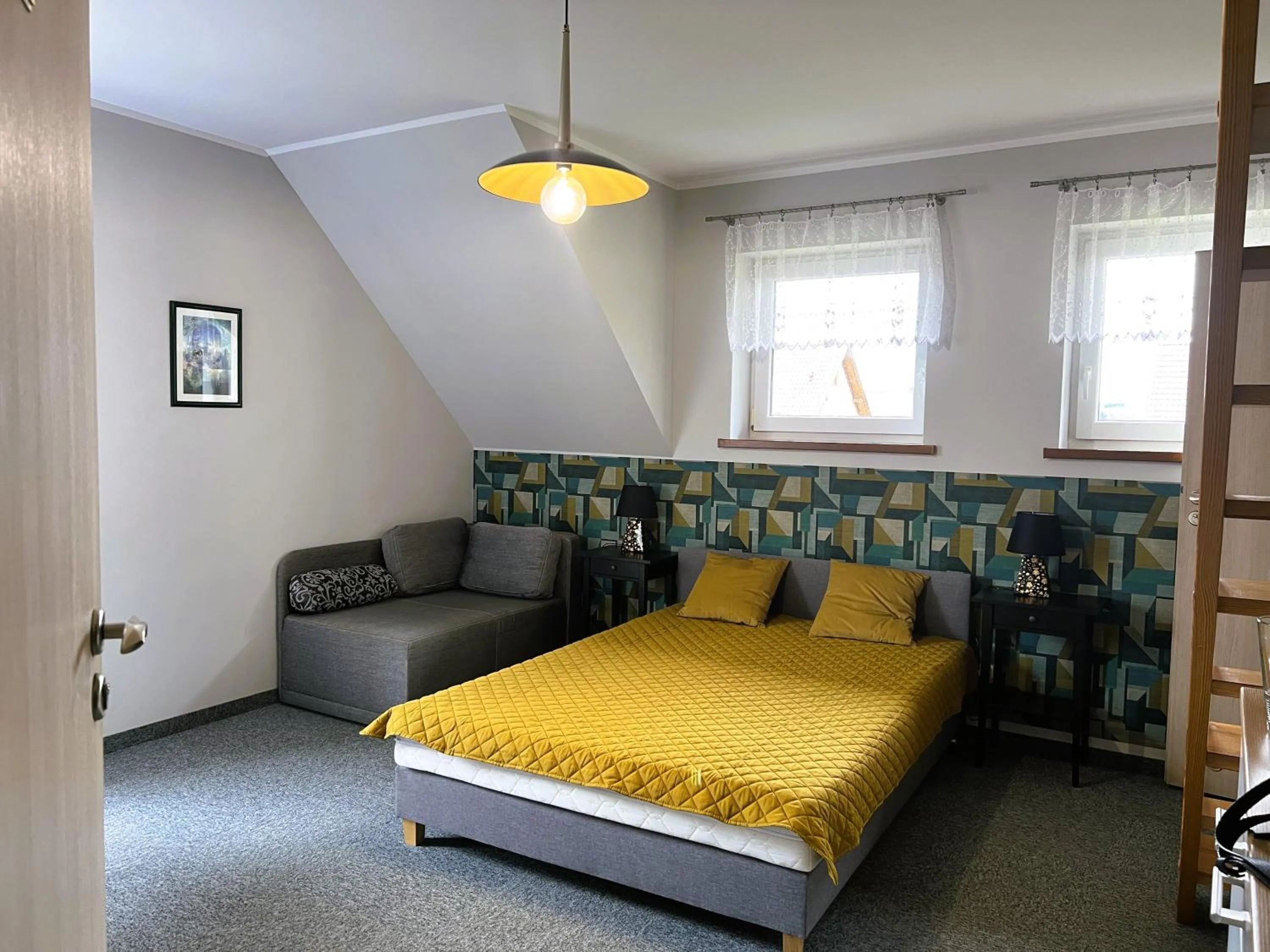 Bed in ApartamentyKudowa - Willa Pod Dębami z ogrodem i parkingiem,