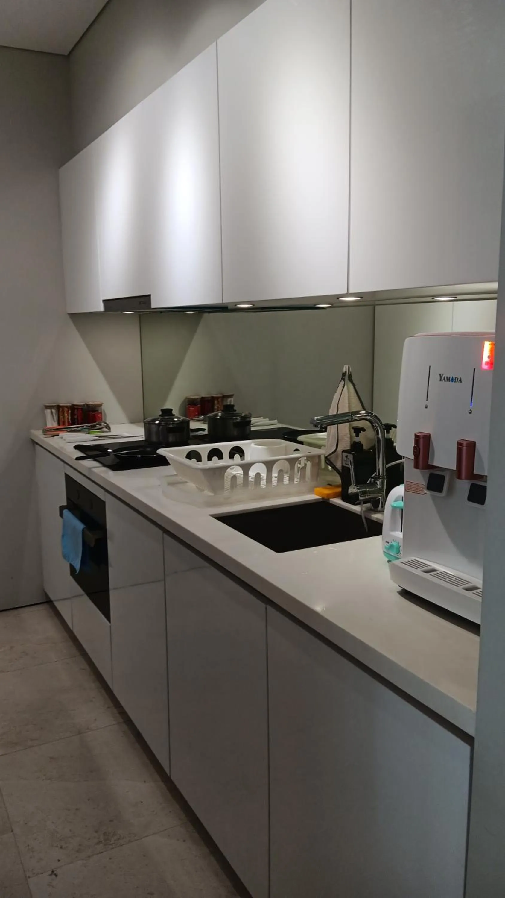 Kitchen or kitchenette in KLCC Homestay Vacation Sky Suites KLCC Birdy Stay