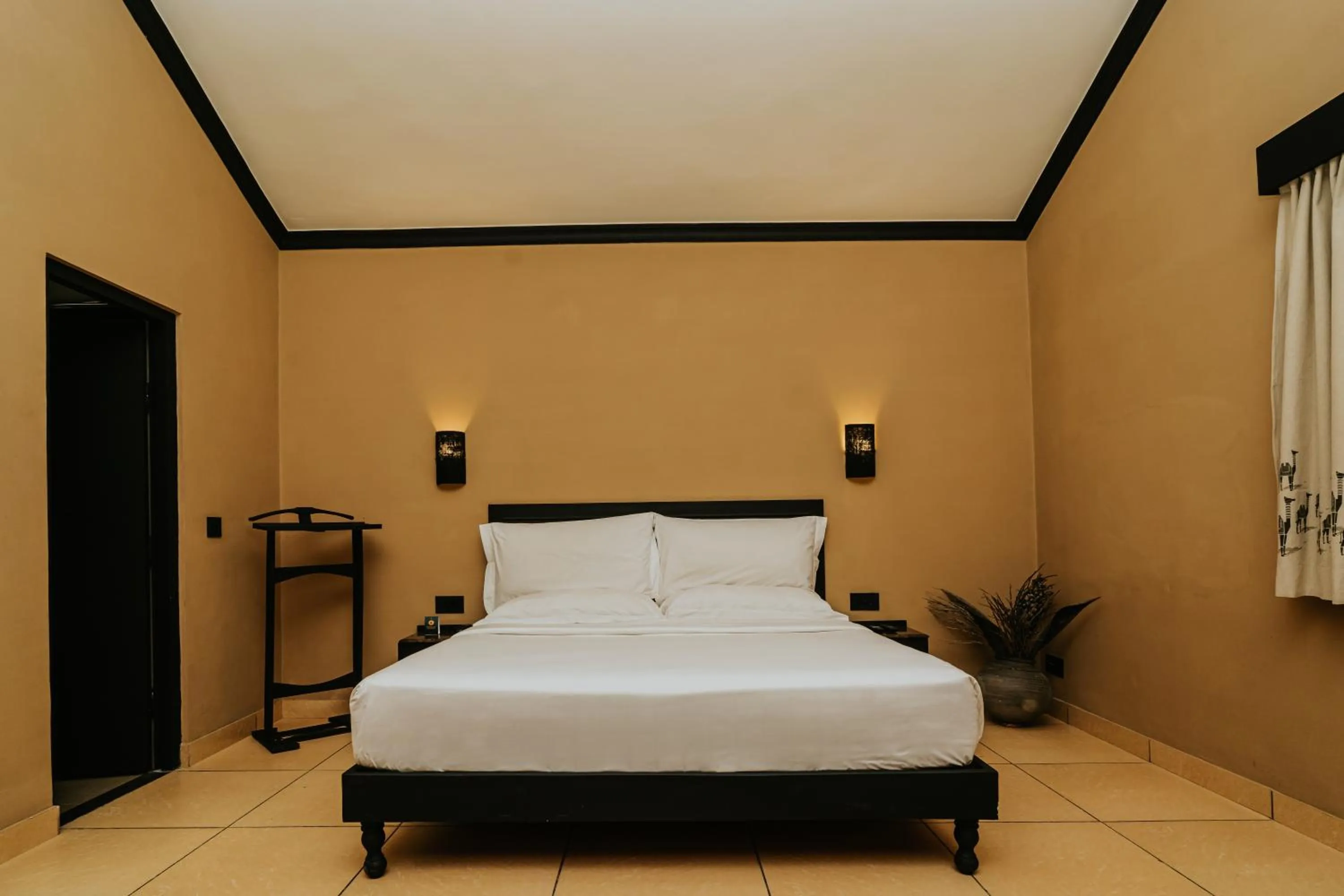 Bedroom, Bed in Clarks Safari Pushkar