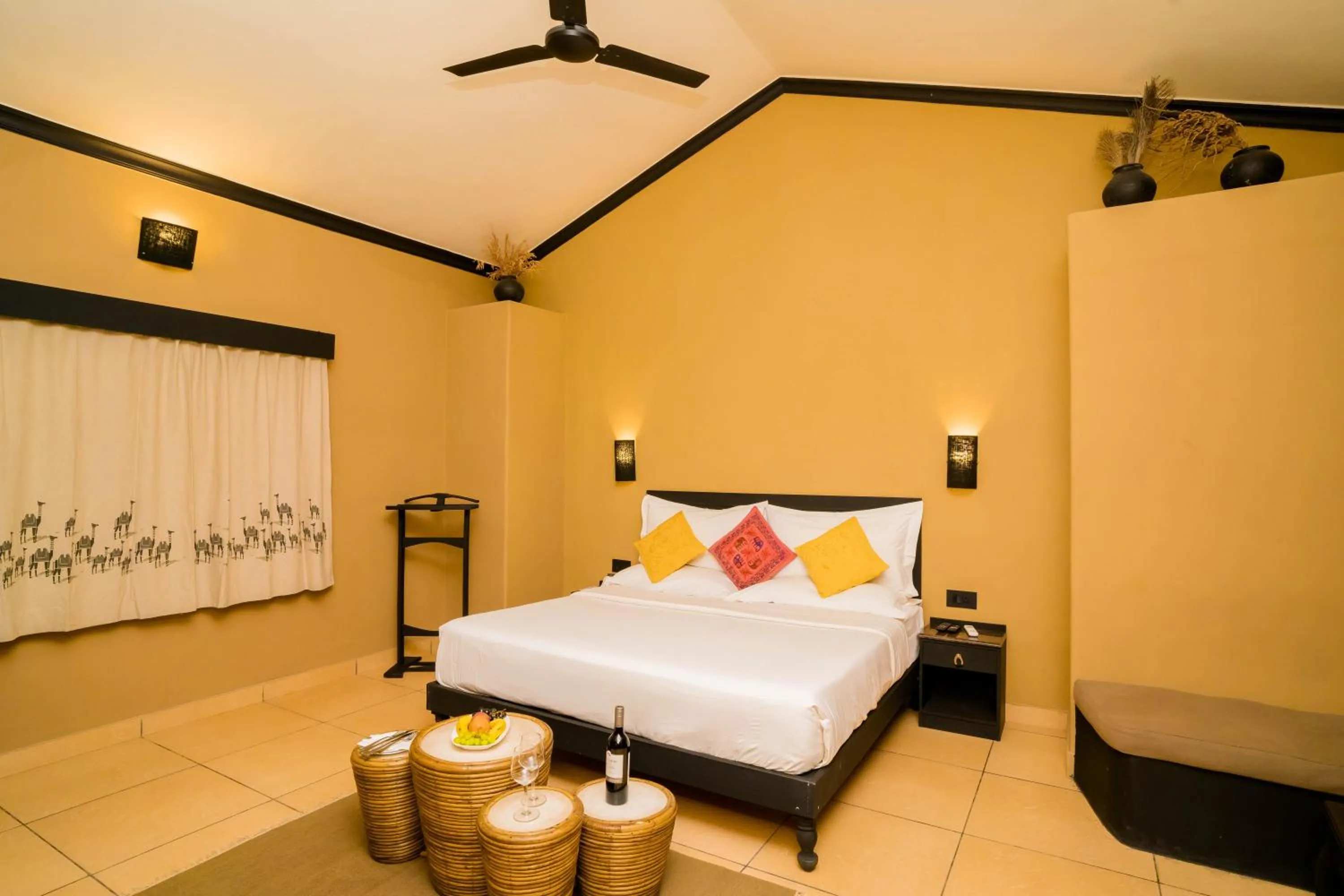 Photo of the whole room, Bed in Clarks Safari Pushkar