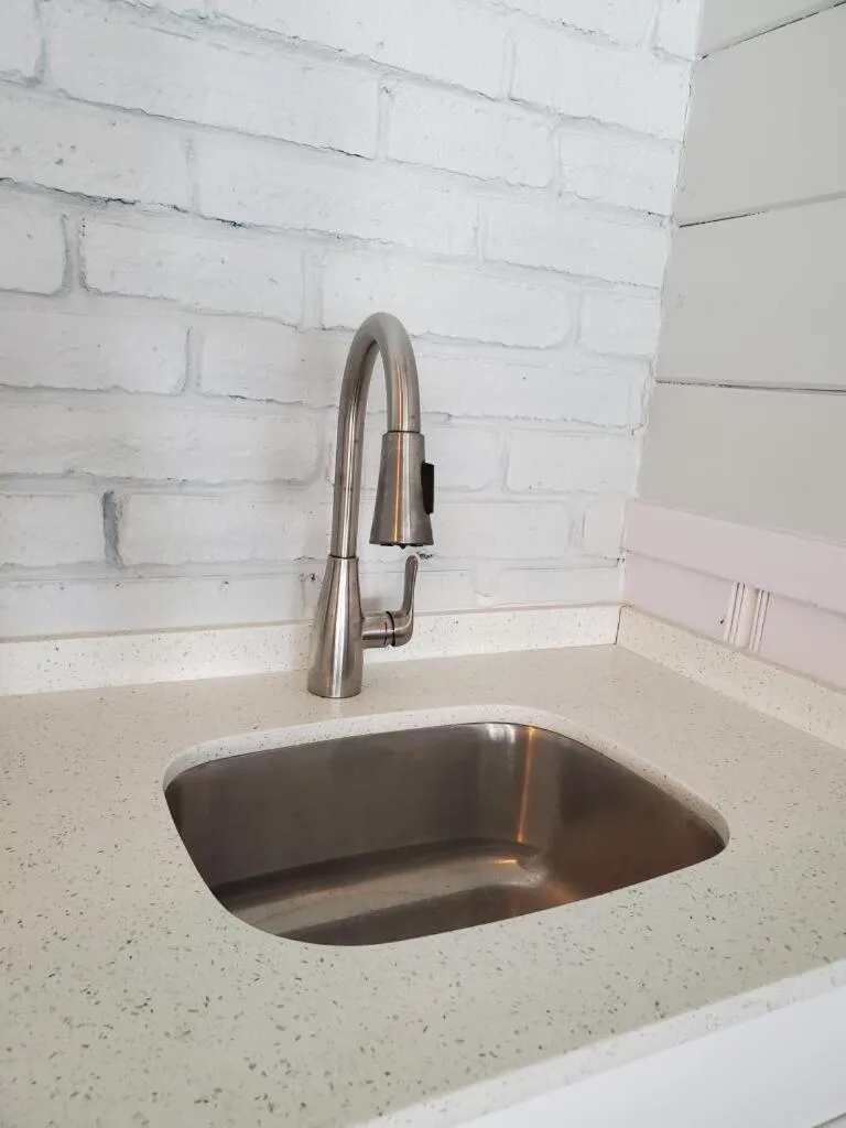 Hollywood Gardens Inn & Suites