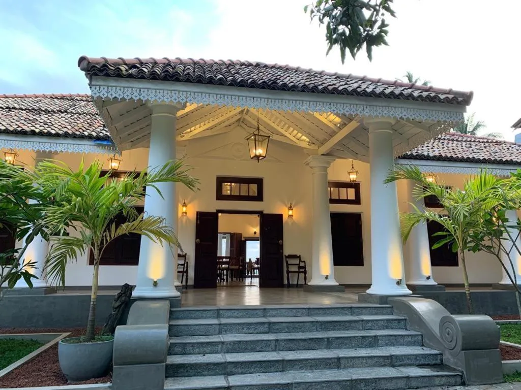 Pinipahana Walauwa Resort & villa