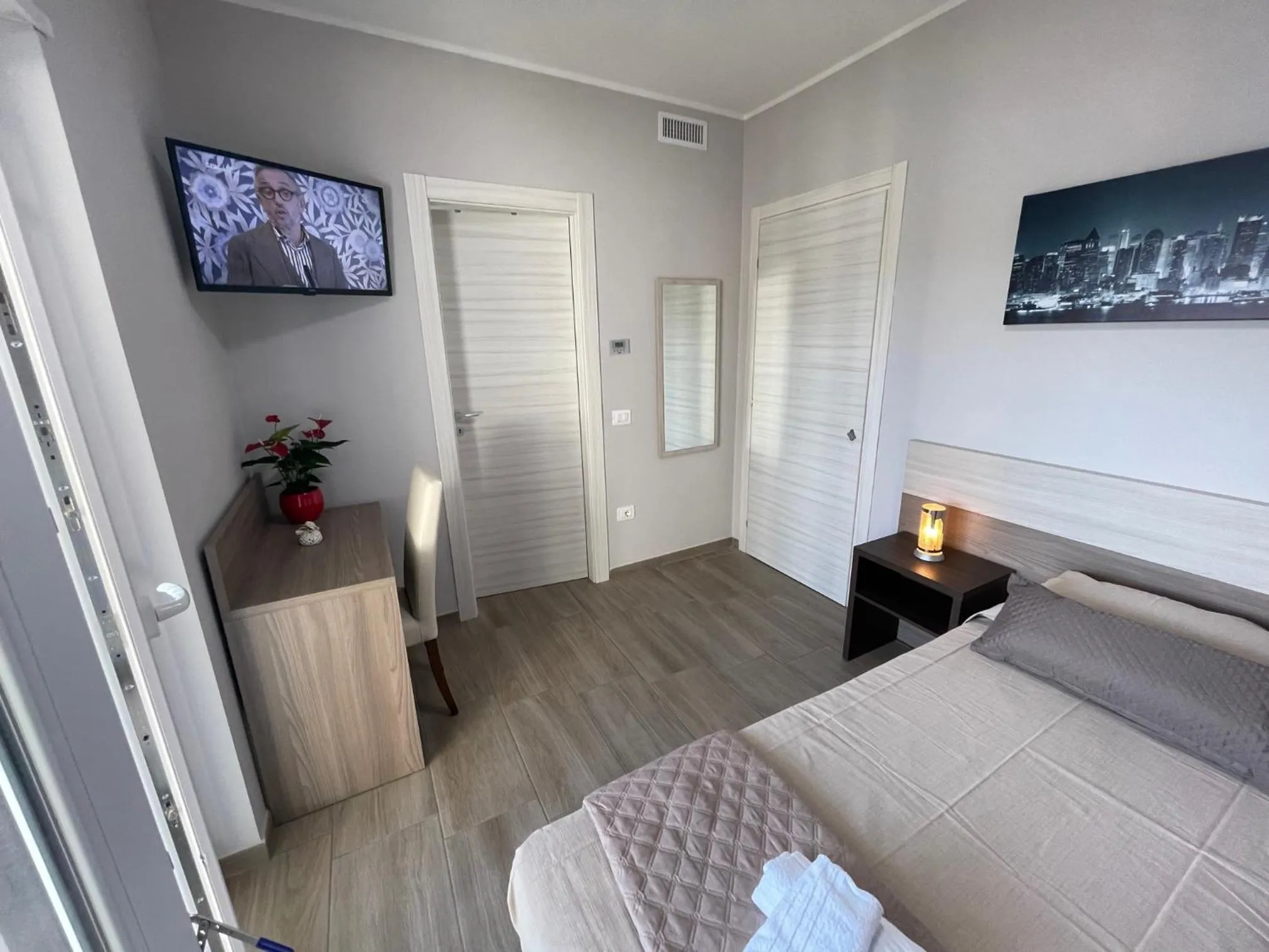 Bedroom, Bed in Mini B&B - Enrico Fermi