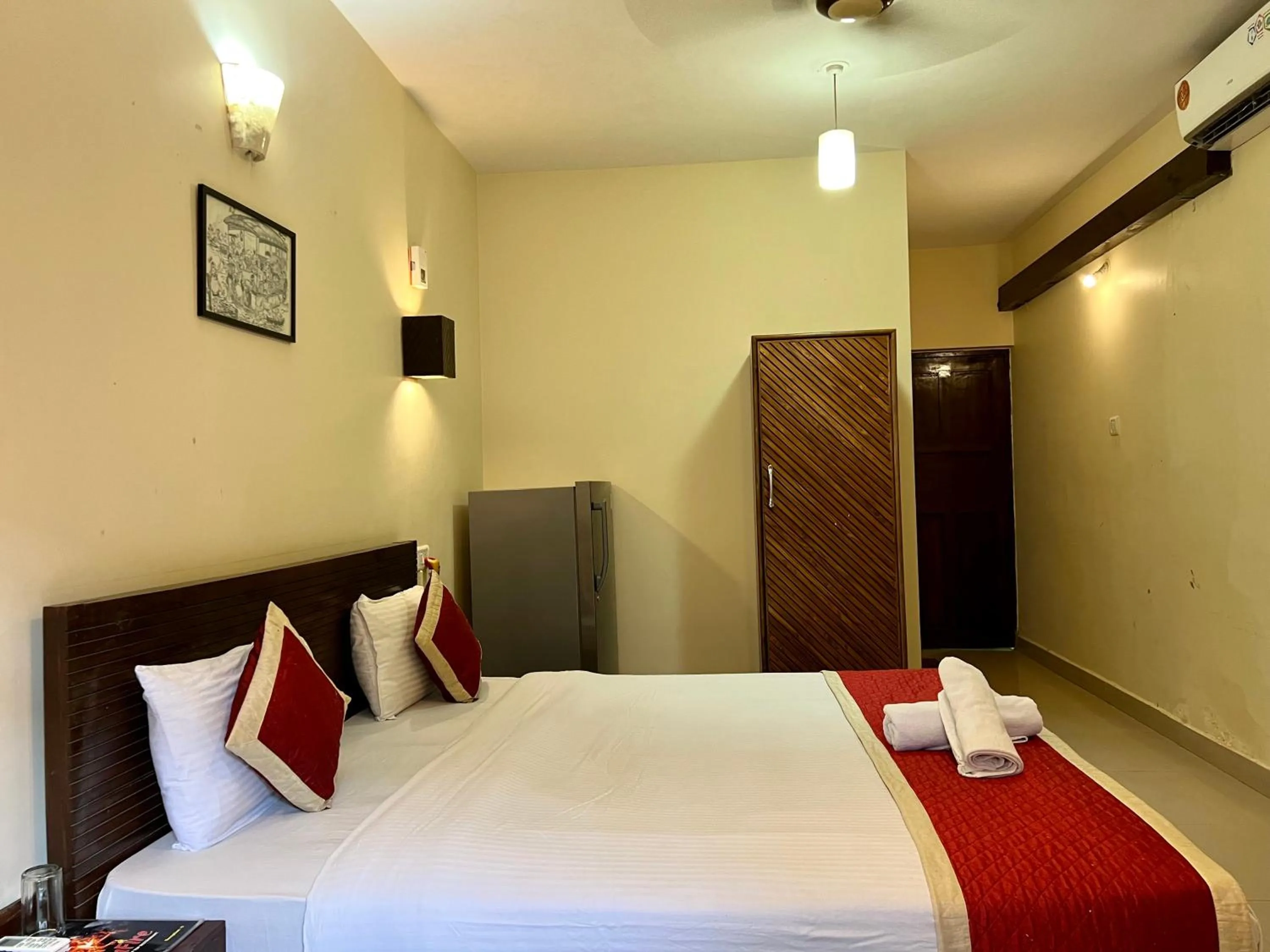 Bedroom, Bed in Baga Beach Myron