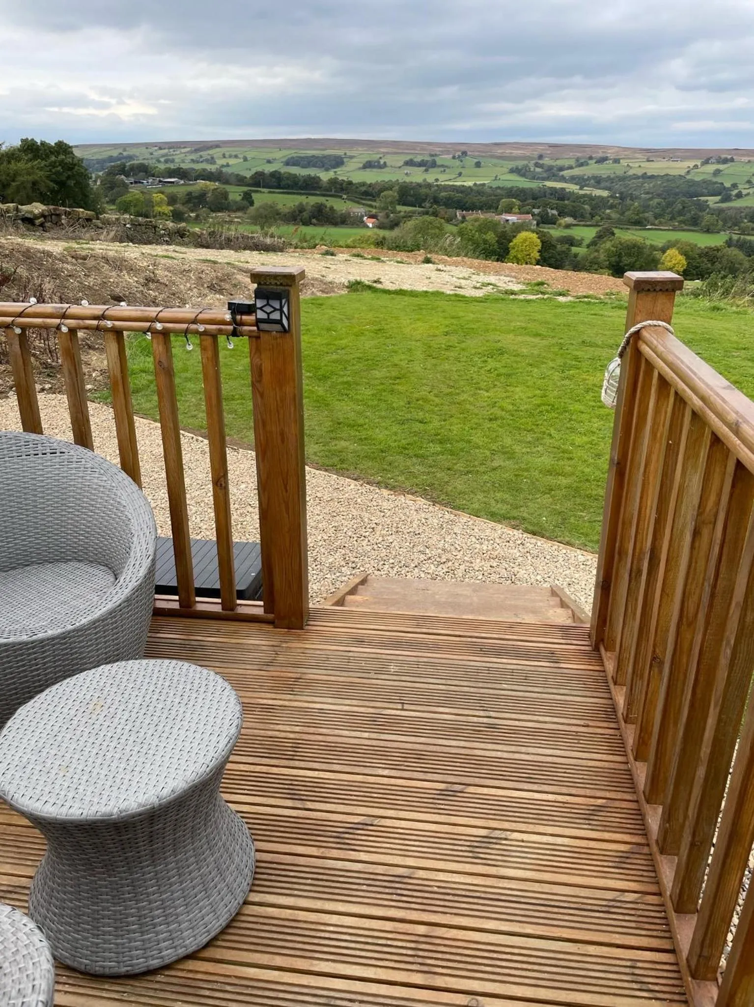 Oakley View Shepherds Hut with hot tub