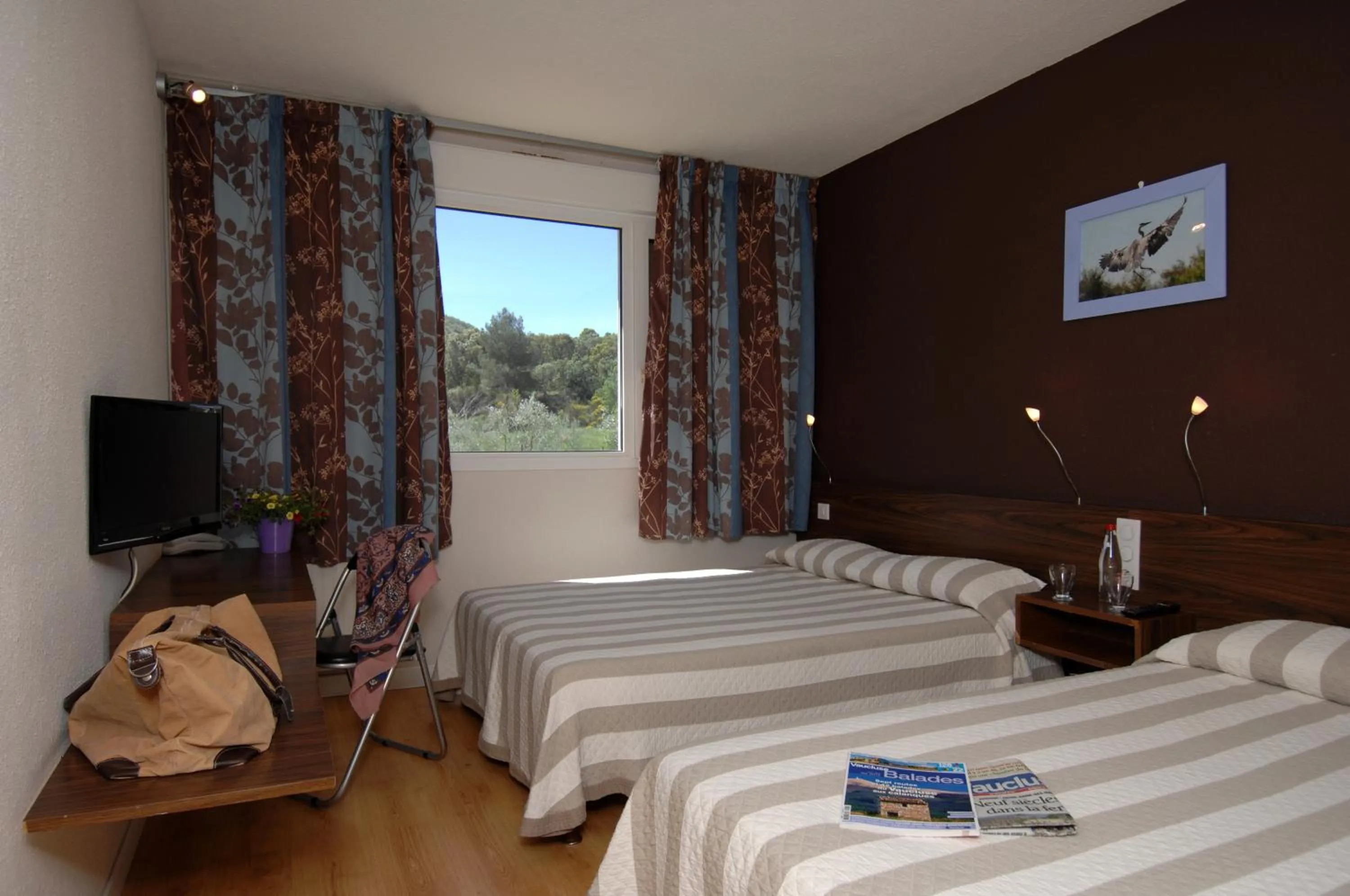 Photo of the whole room, Bed in Hotel Le Lagon