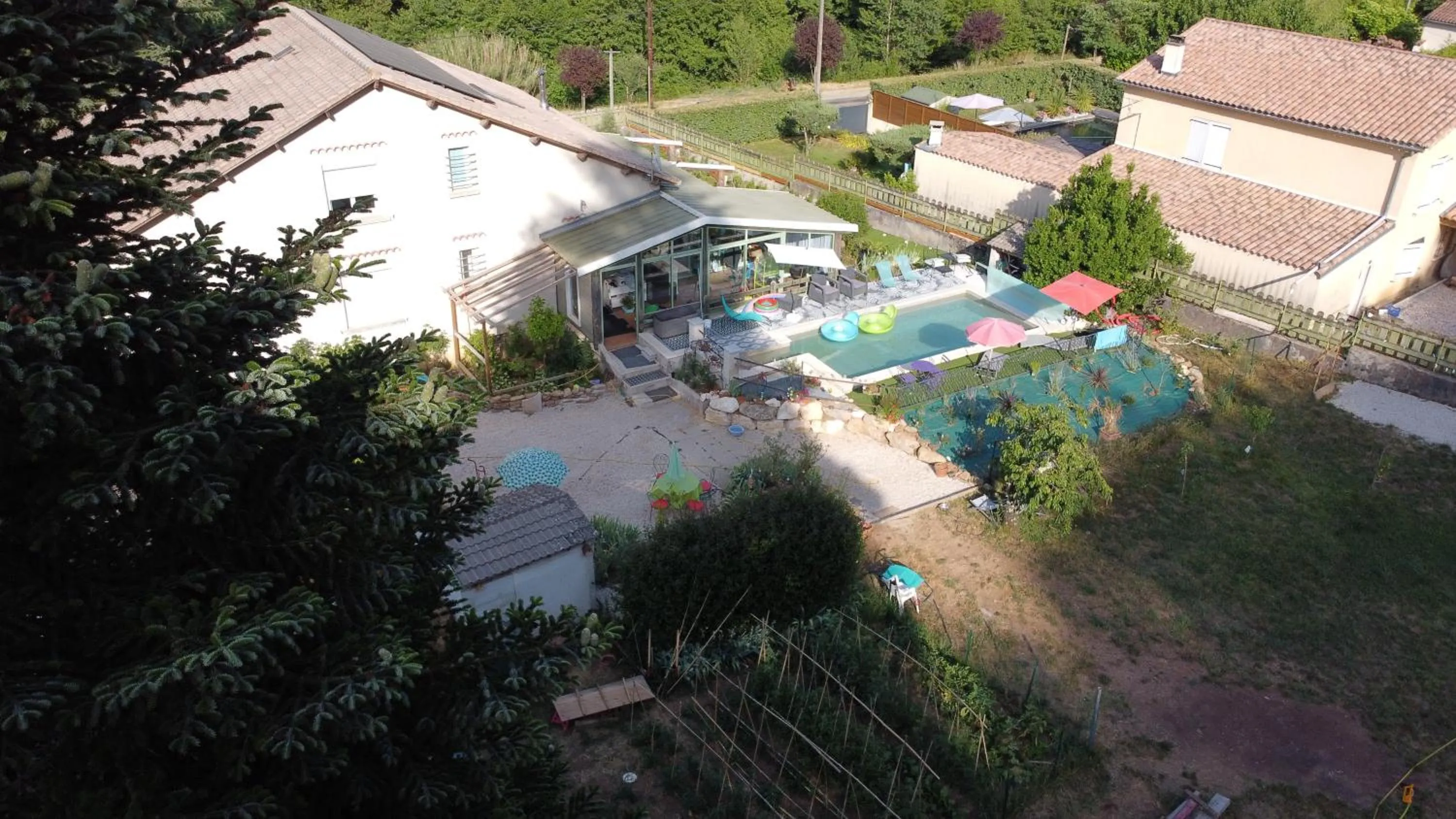 Bird's eye view in Le Clos du Cèdre