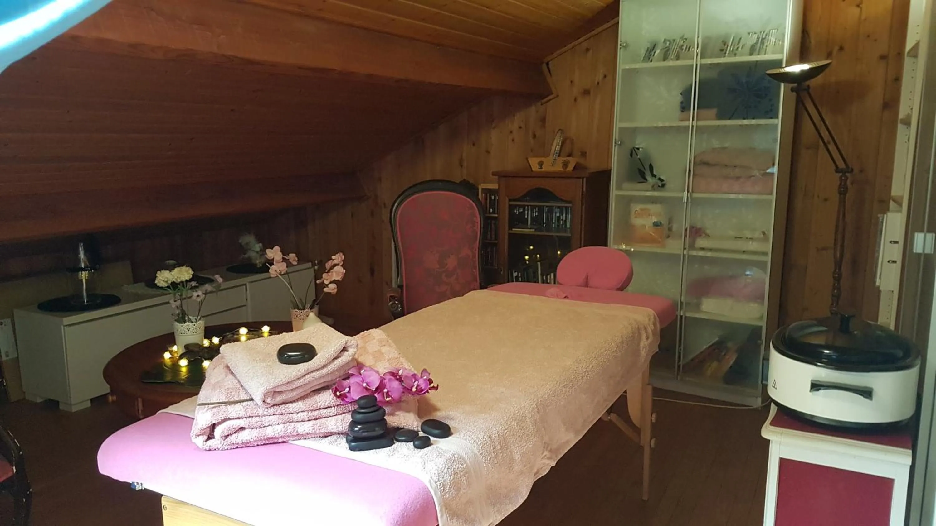 Massage in Le Clos du Cèdre