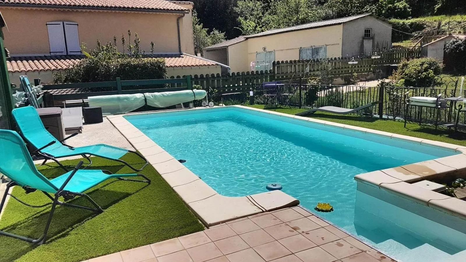 Swimming pool in Le Clos du Cèdre