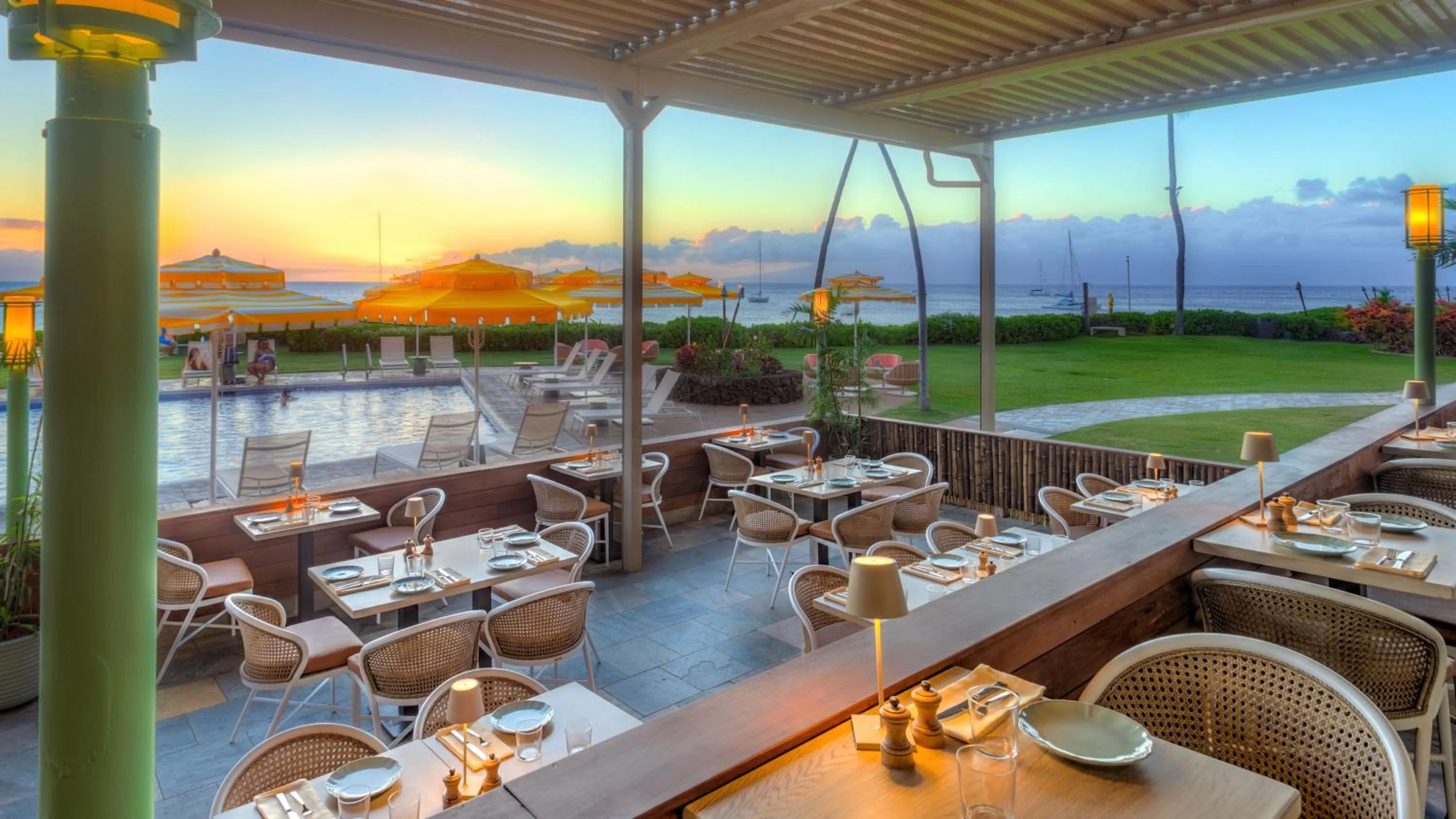 Restaurant/places to eat in Royal Lahaina Resort & Bungalows