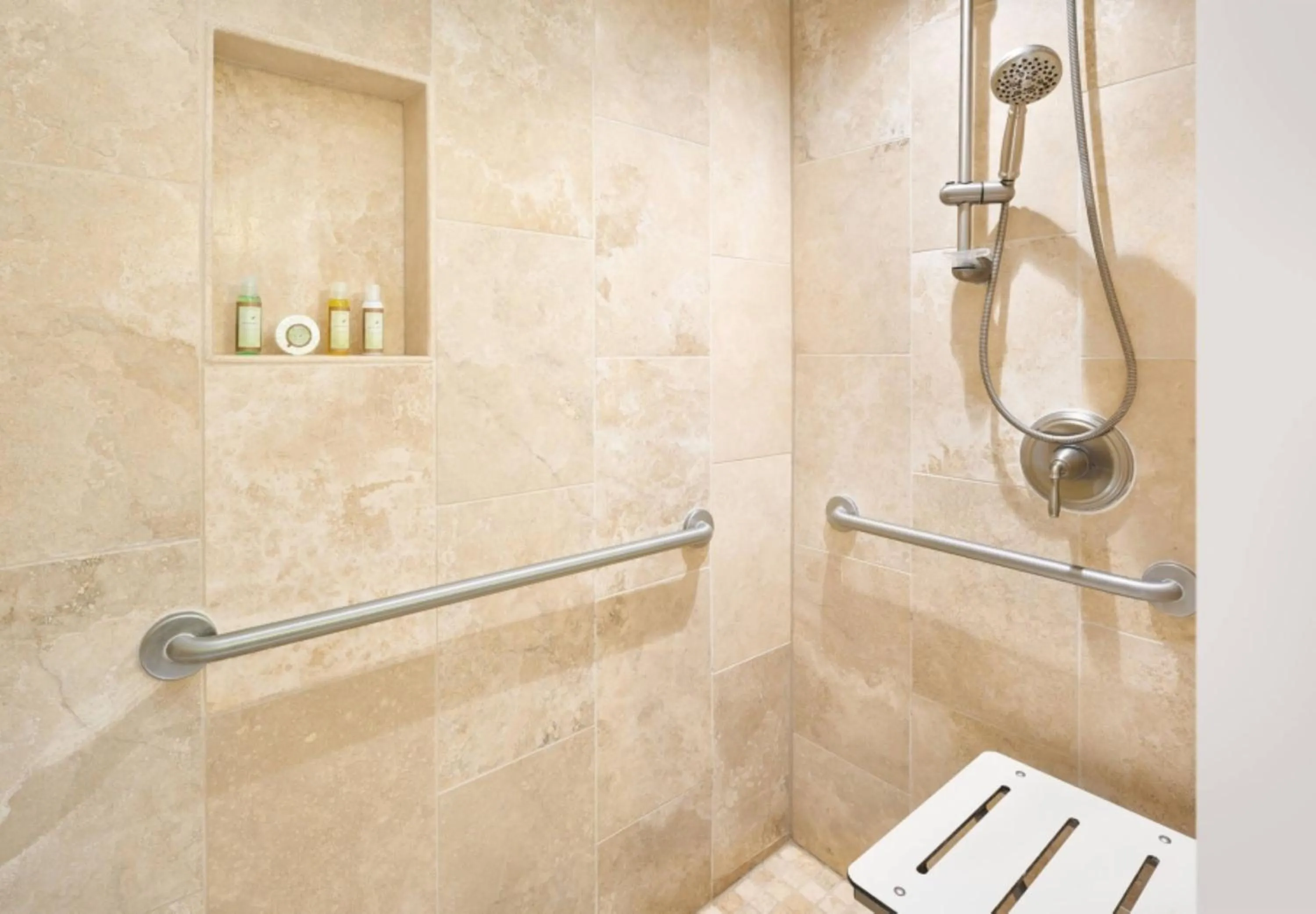Shower in Royal Lahaina Resort & Bungalows
