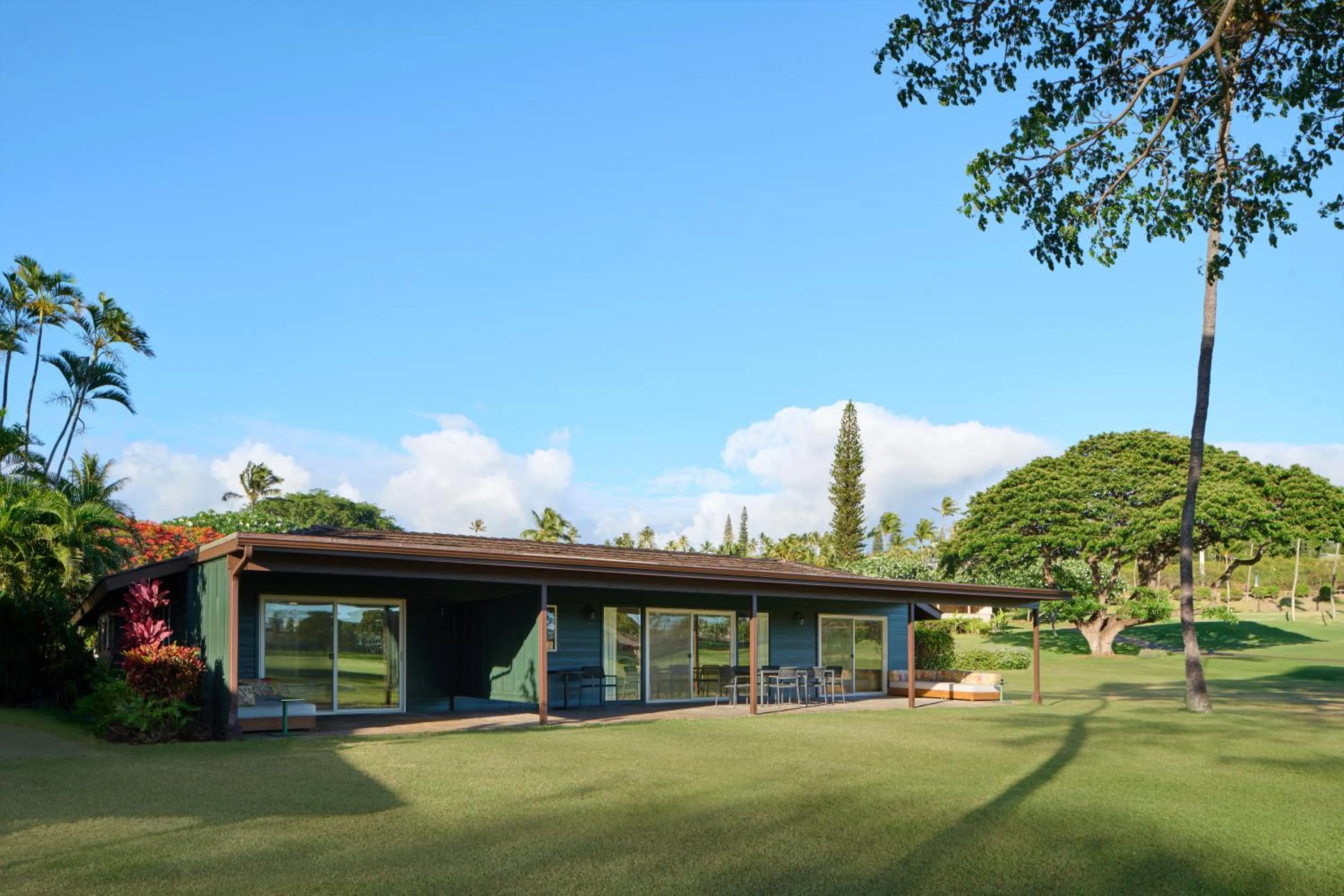 Patio in Royal Lahaina Resort & Bungalows