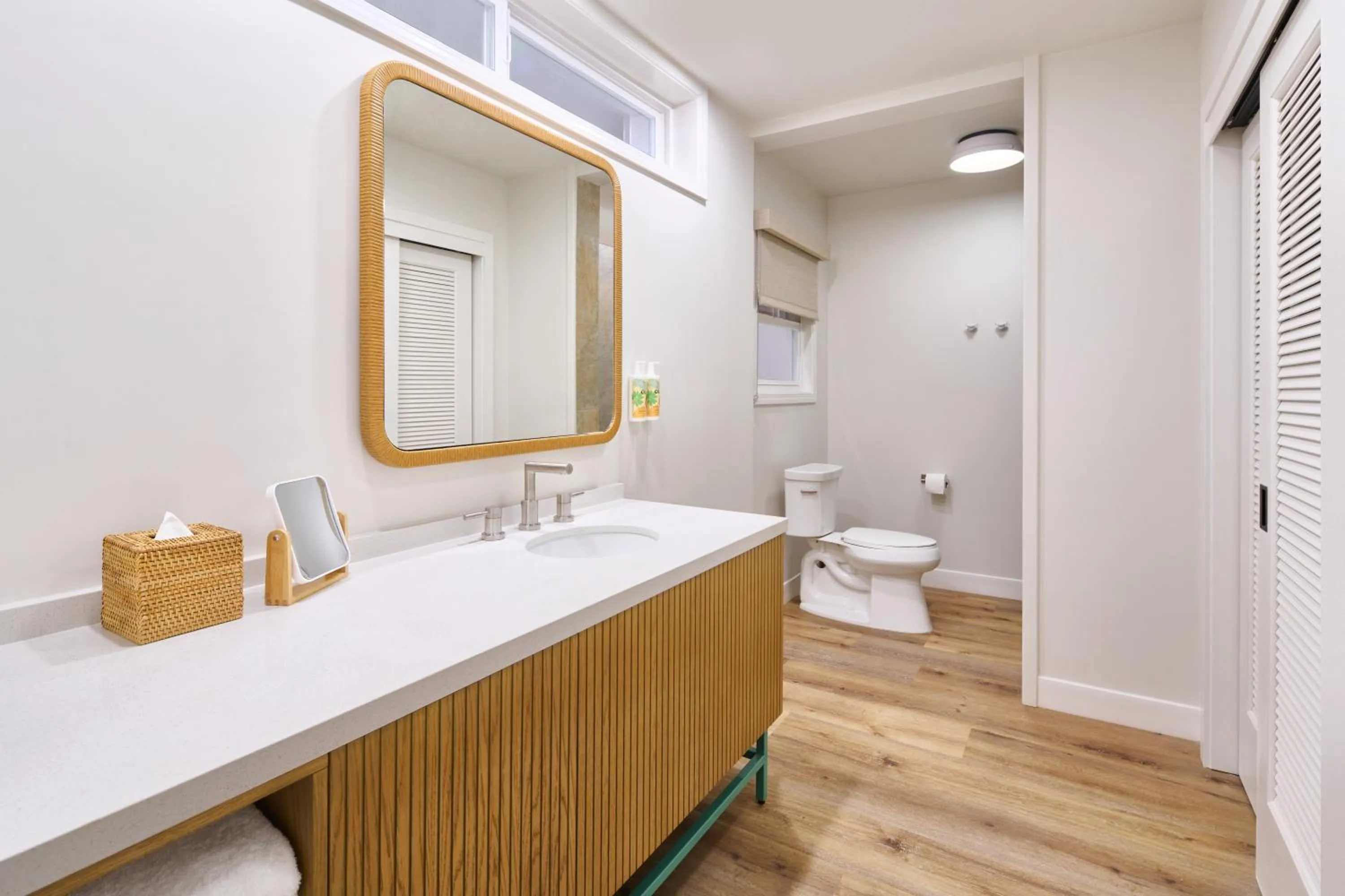 Bathroom in Royal Lahaina Resort & Bungalows