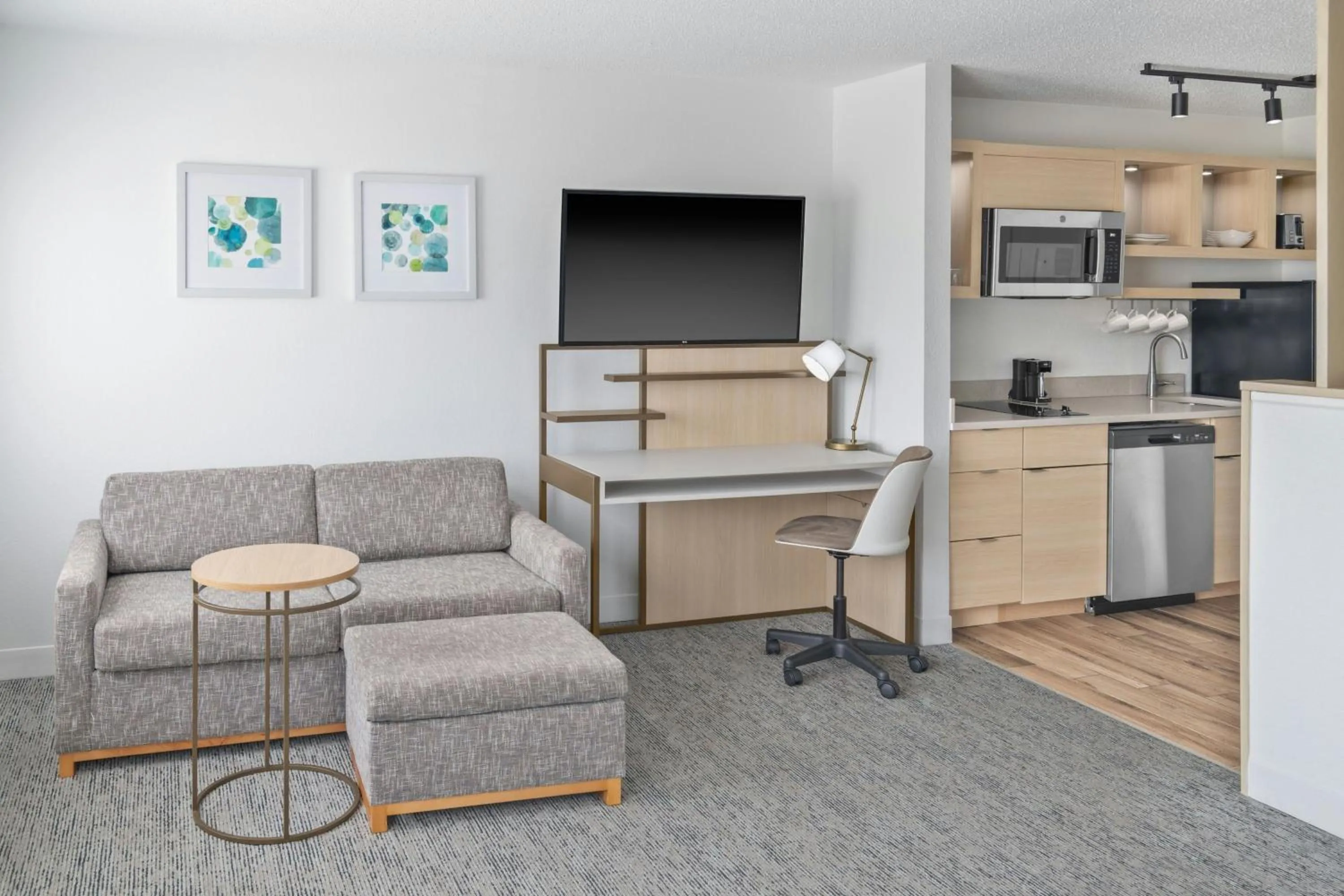 Living room in TownePlace Suites Detroit Warren
