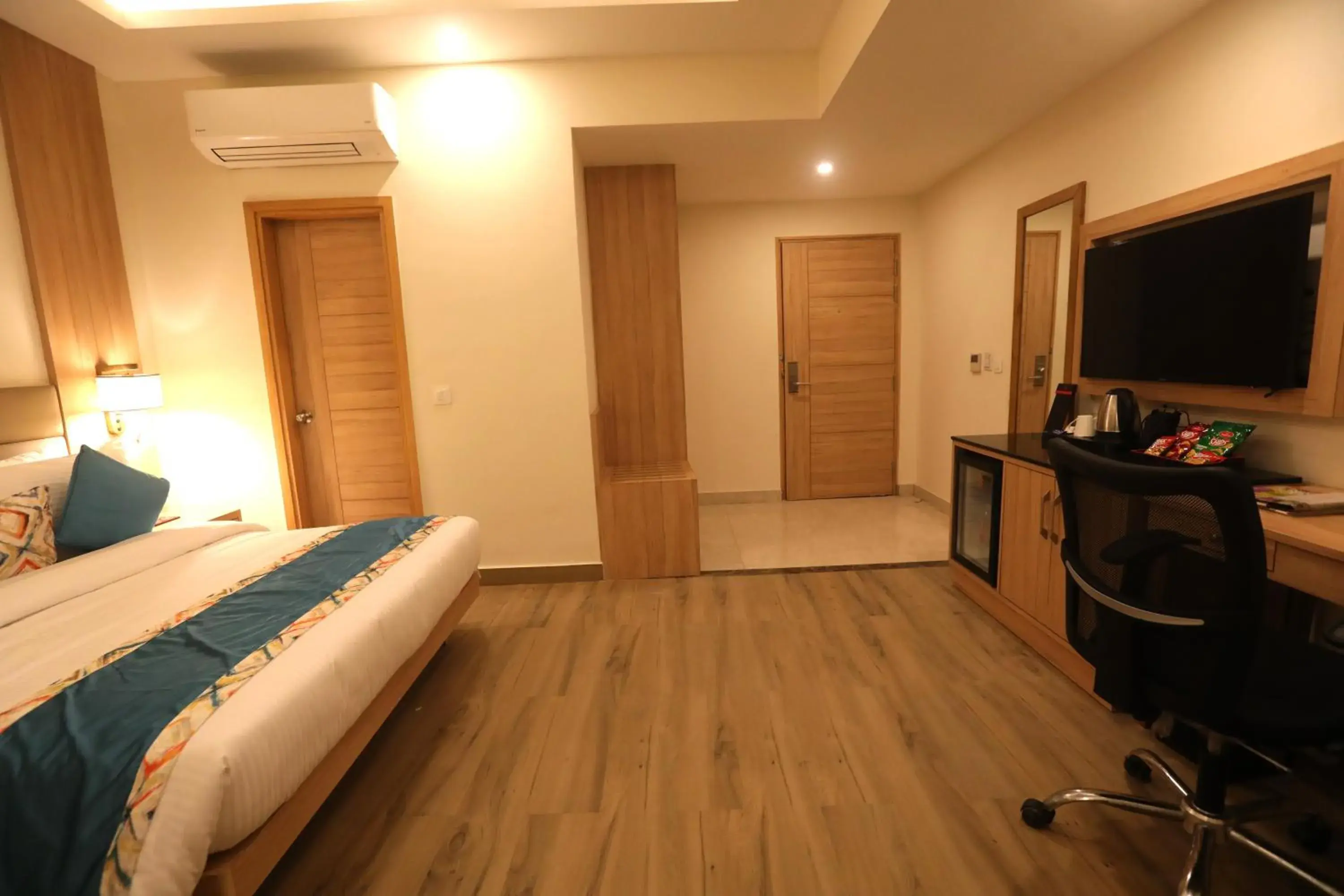 Deluxe Double or Twin Room - single occupancy in Elora Lords Eco Inn , Lucknow Deluxe Double or Twin Room - single occupancy in Elora Lords Eco Inn , Lucknow