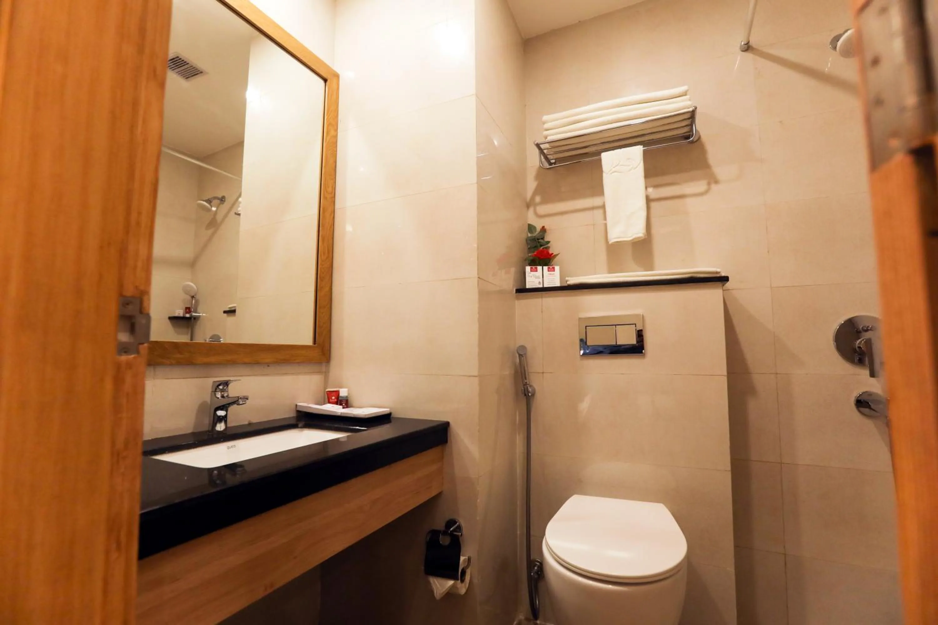 Bathroom in Elora Lords Eco Inn , Lucknow