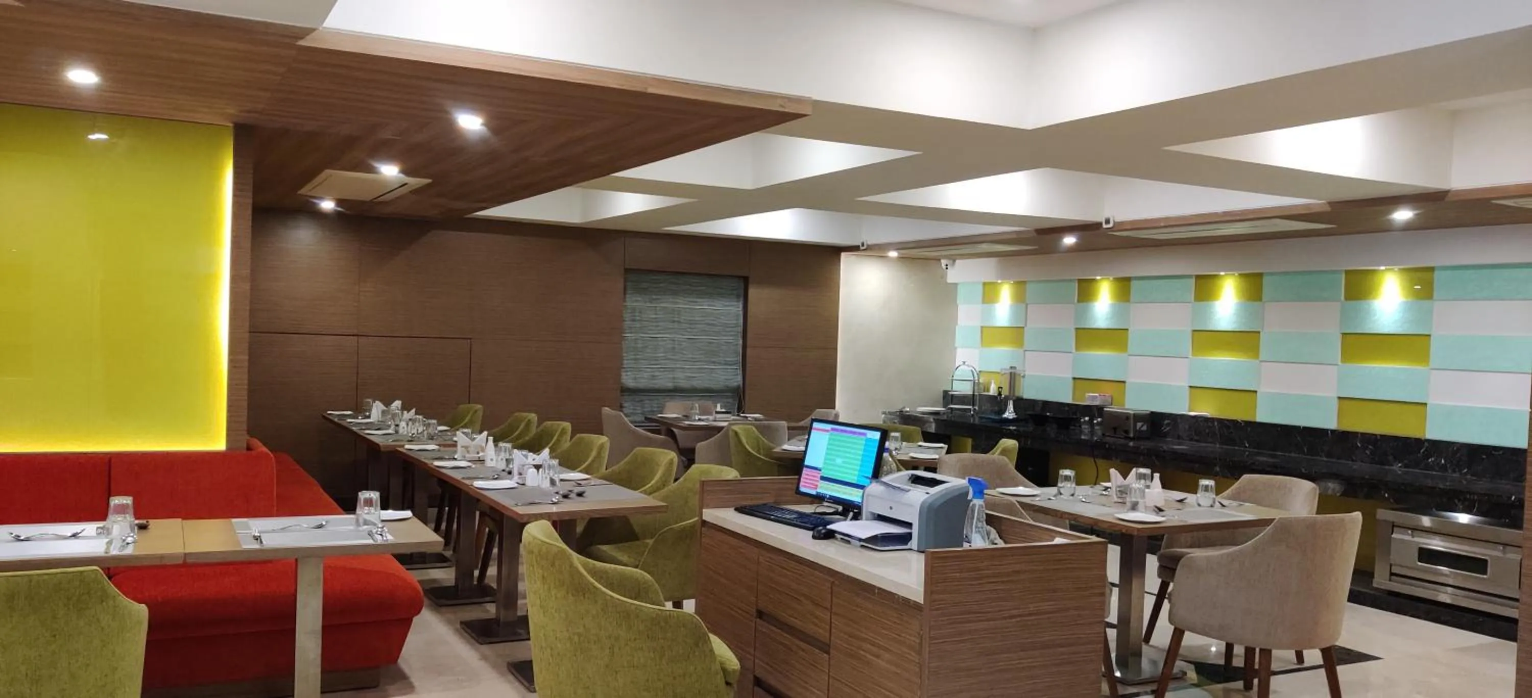 Restaurant/places to eat in Elora Lords Eco Inn , Lucknow
