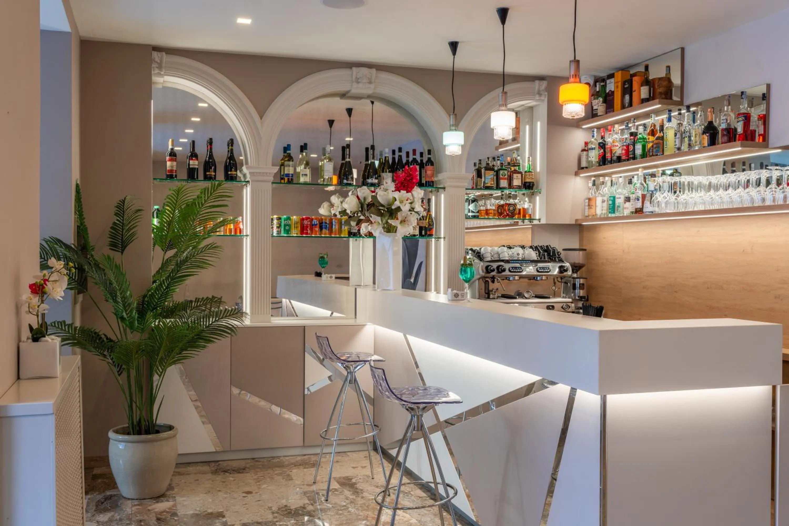 Lounge or bar in HOTEL la SERENISSIMA TERME & SPA