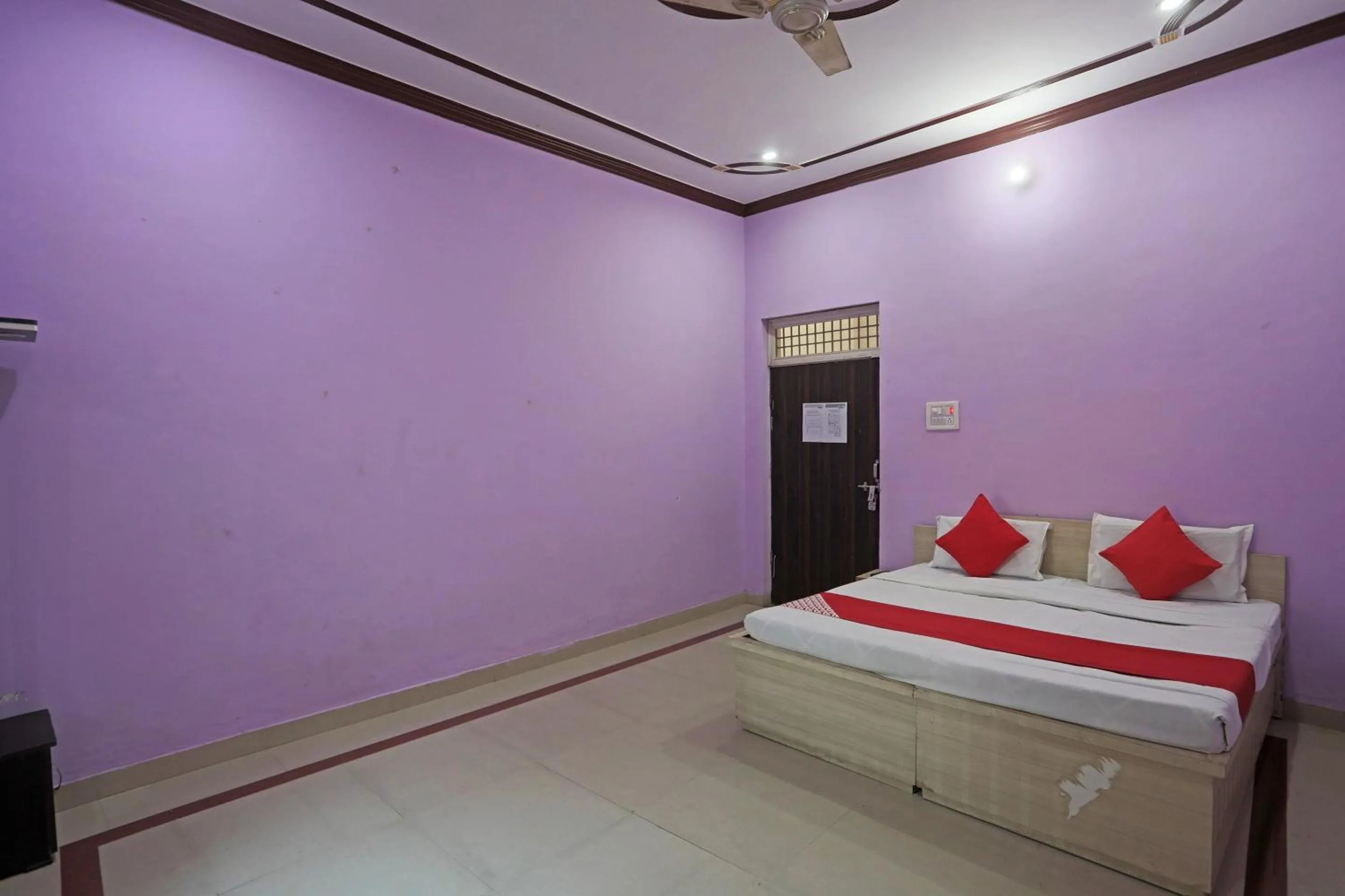 Bedroom, Bed in Hotel O Surprise Farm House